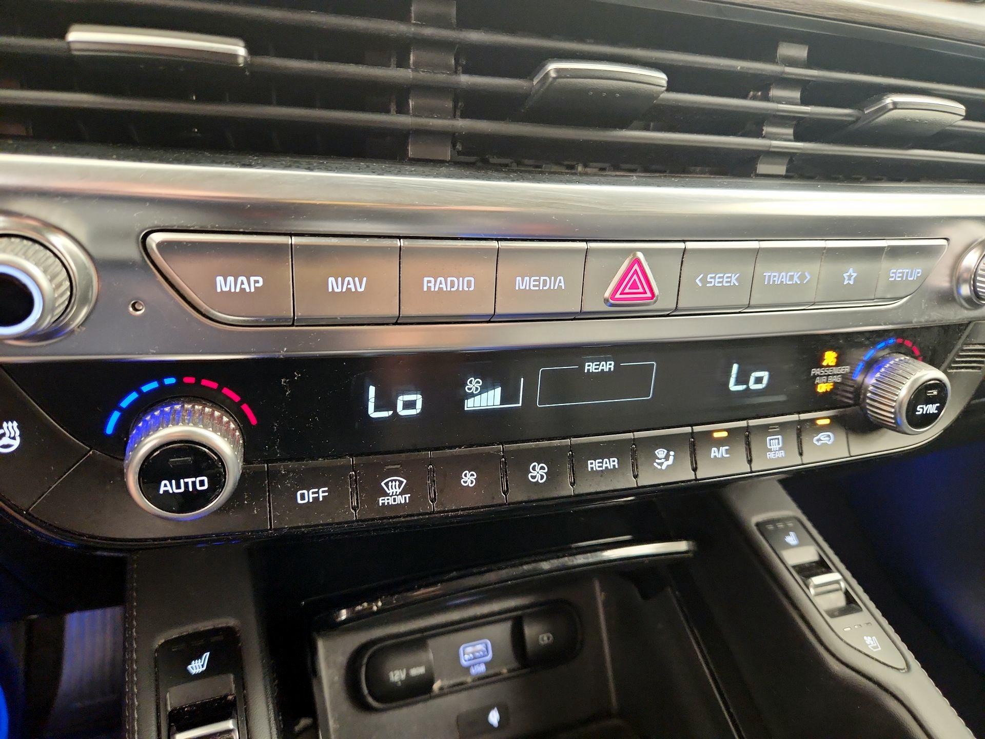 Thumbnail: 2020 Kia Telluride - 17