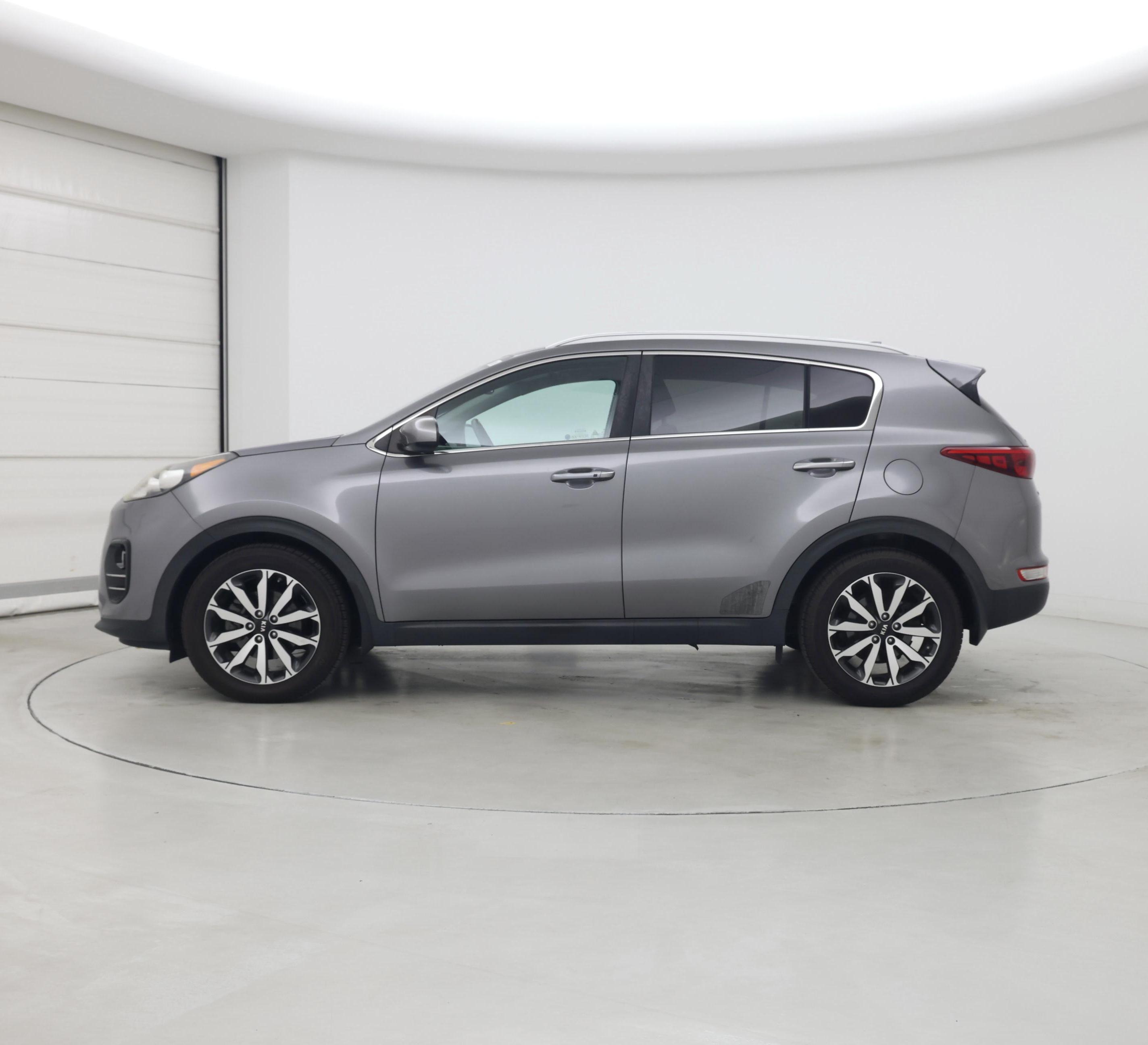 Thumbnail: 2017 Kia Sportage - 3
