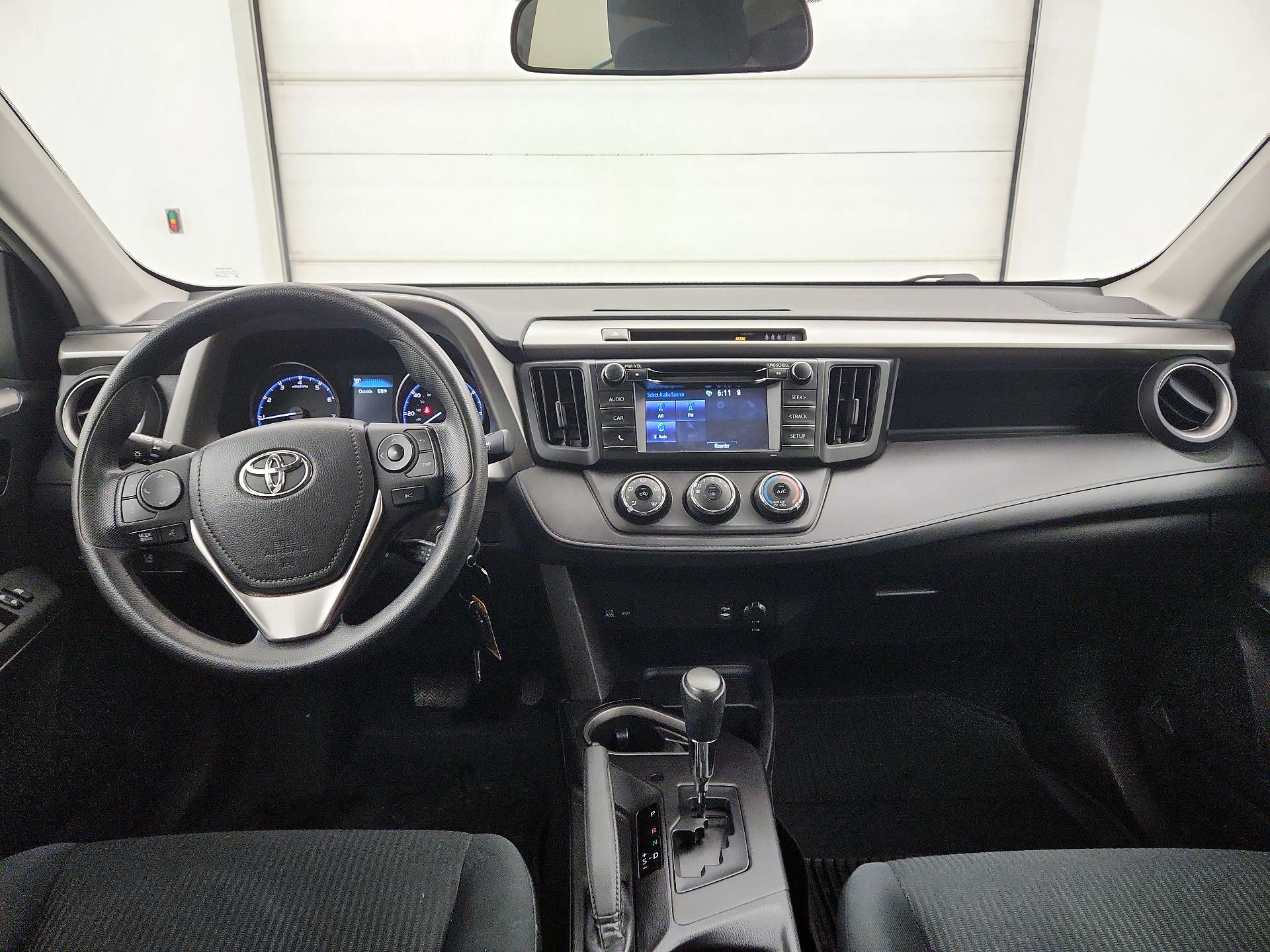 Thumbnail: 2017 Toyota RAV4 - 9
