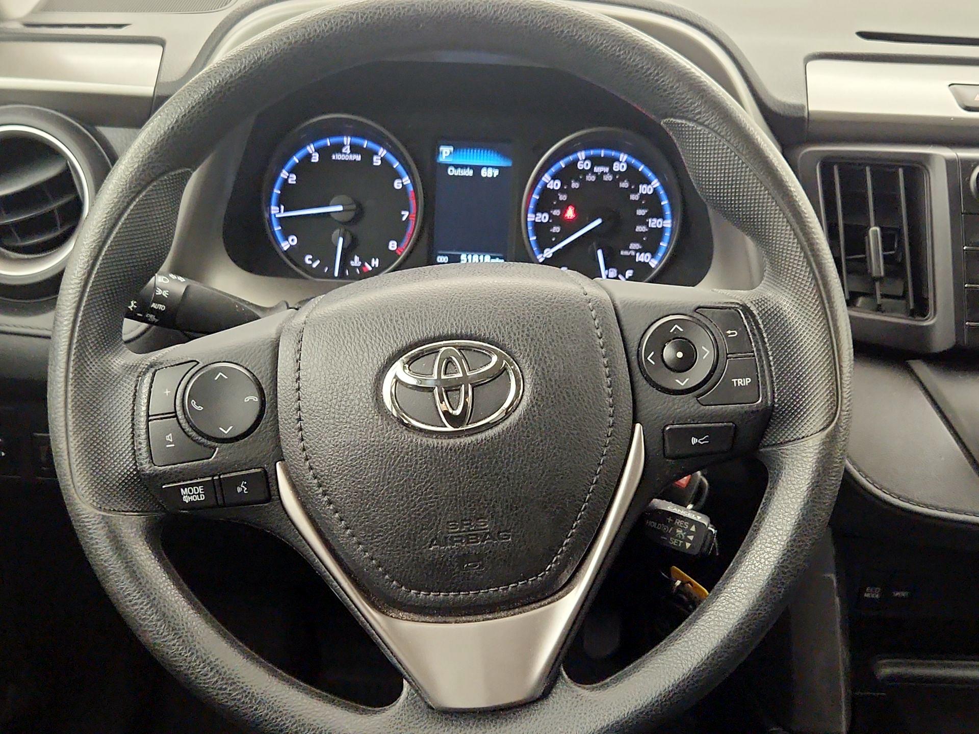 Thumbnail: 2017 Toyota RAV4 - 10
