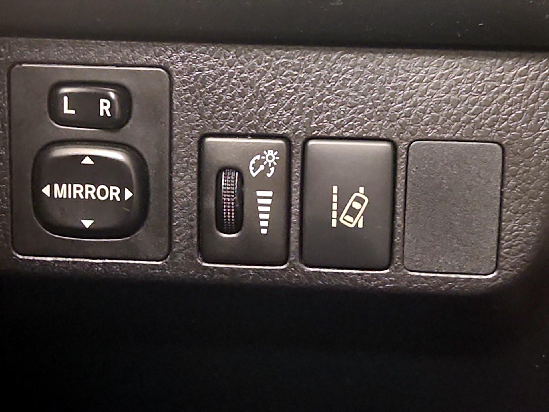 Thumbnail: 2017 Toyota RAV4 - 13