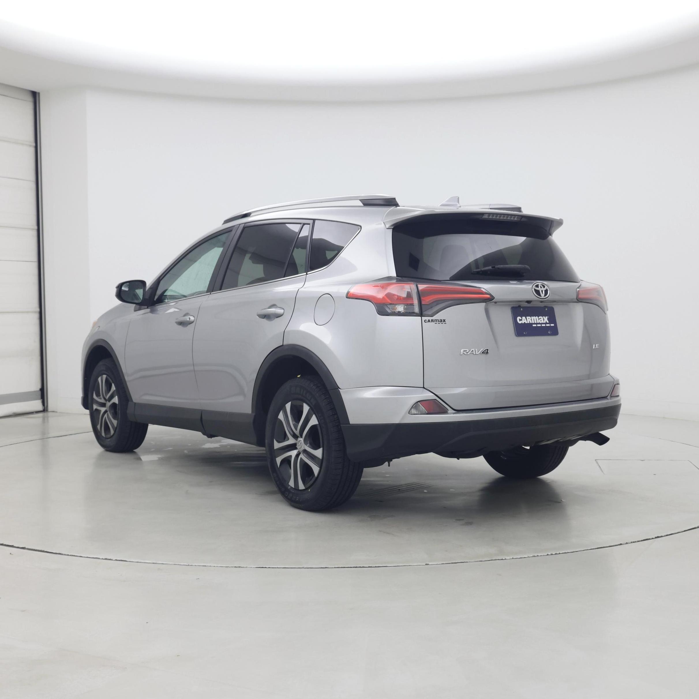 Thumbnail: 2017 Toyota RAV4 - 2
