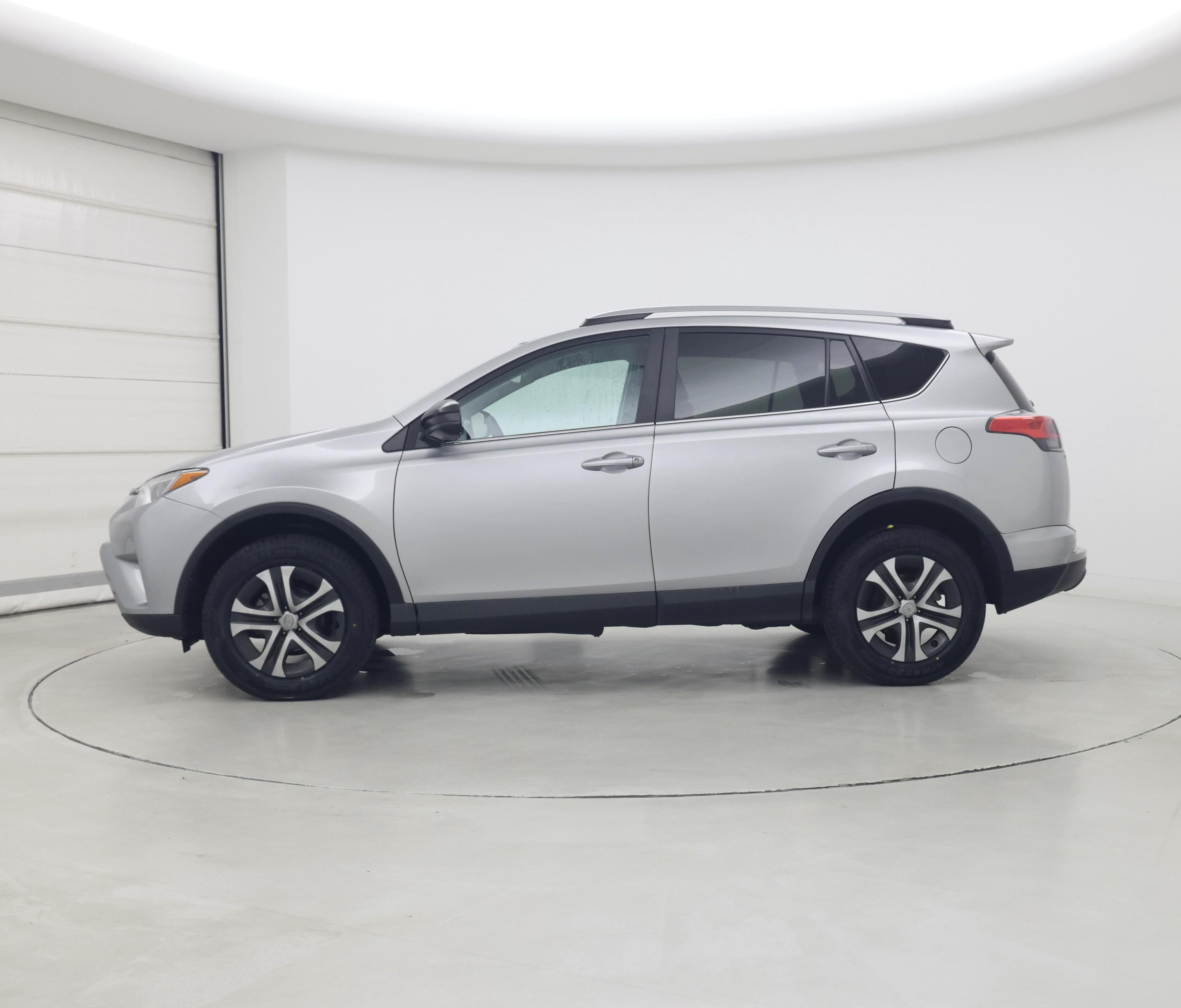 Thumbnail: 2017 Toyota RAV4 - 3