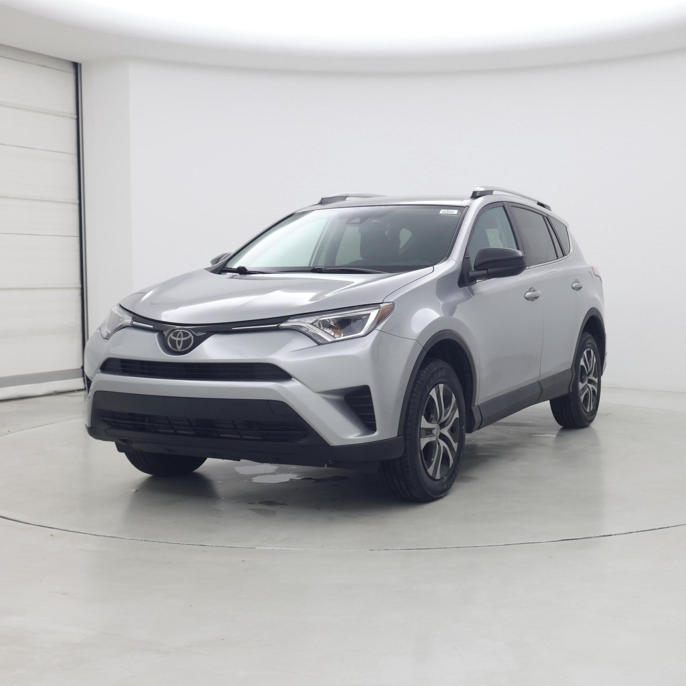 Thumbnail: 2017 Toyota RAV4 - 4