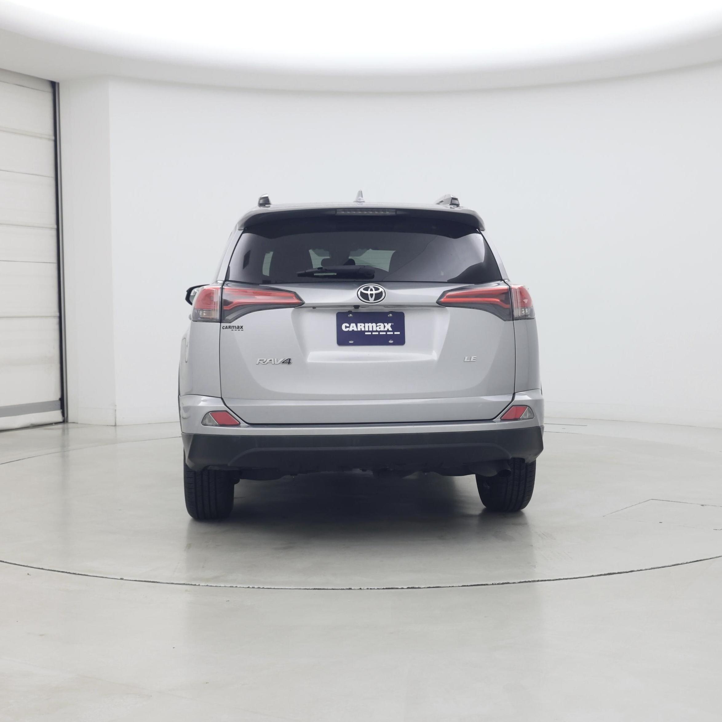 Thumbnail: 2017 Toyota RAV4 - 6