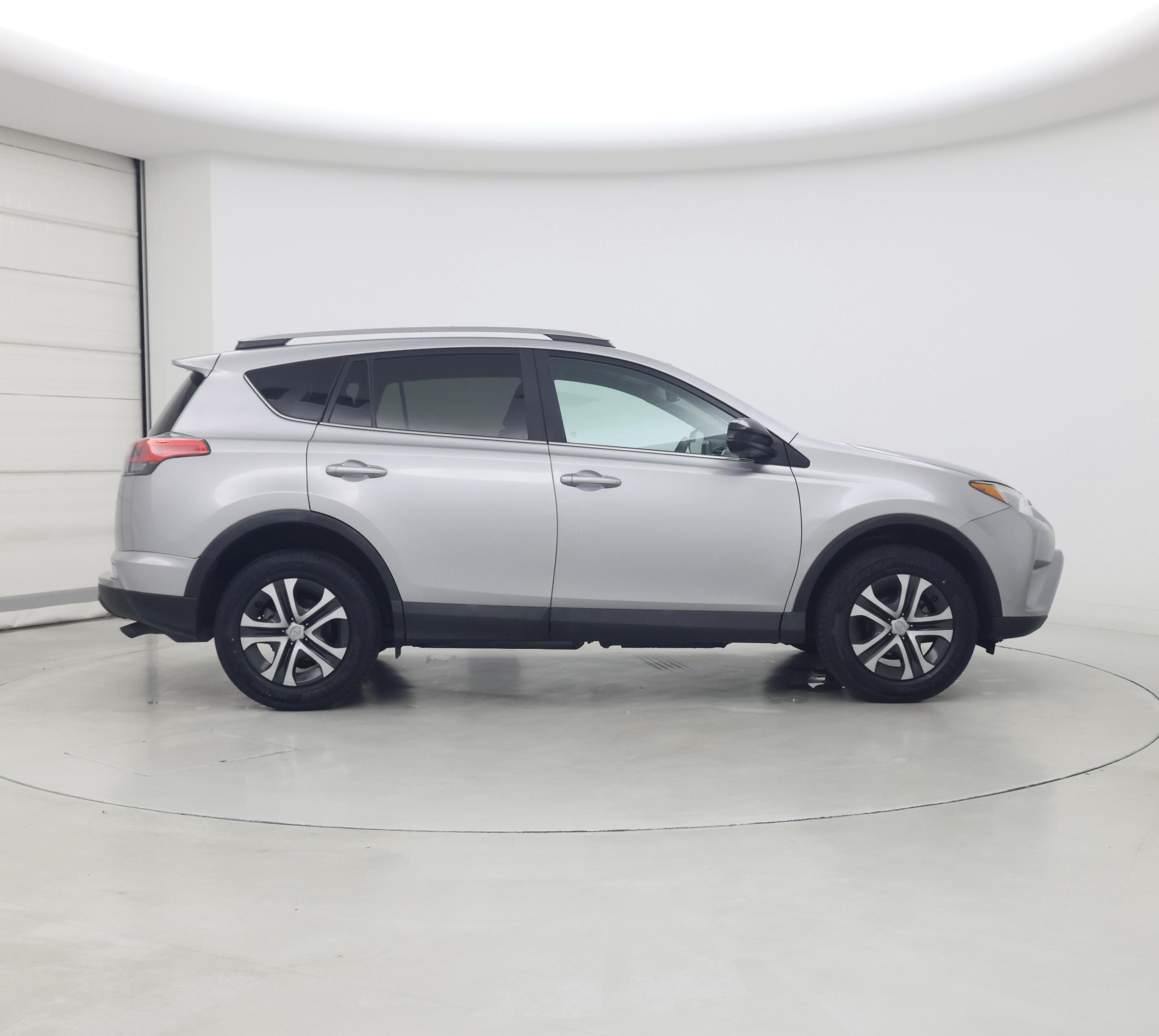 Thumbnail: 2017 Toyota RAV4 - 7