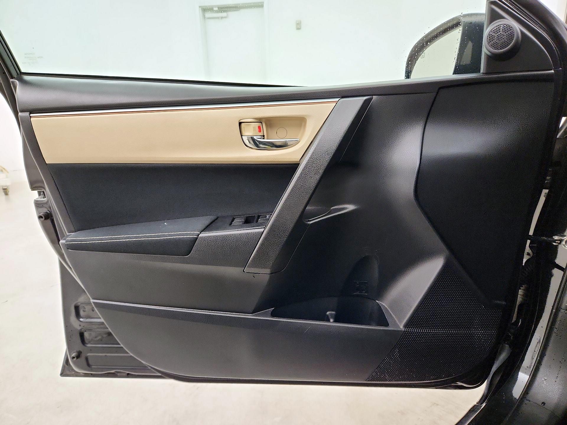 Thumbnail: 2016 Toyota Corolla - 12