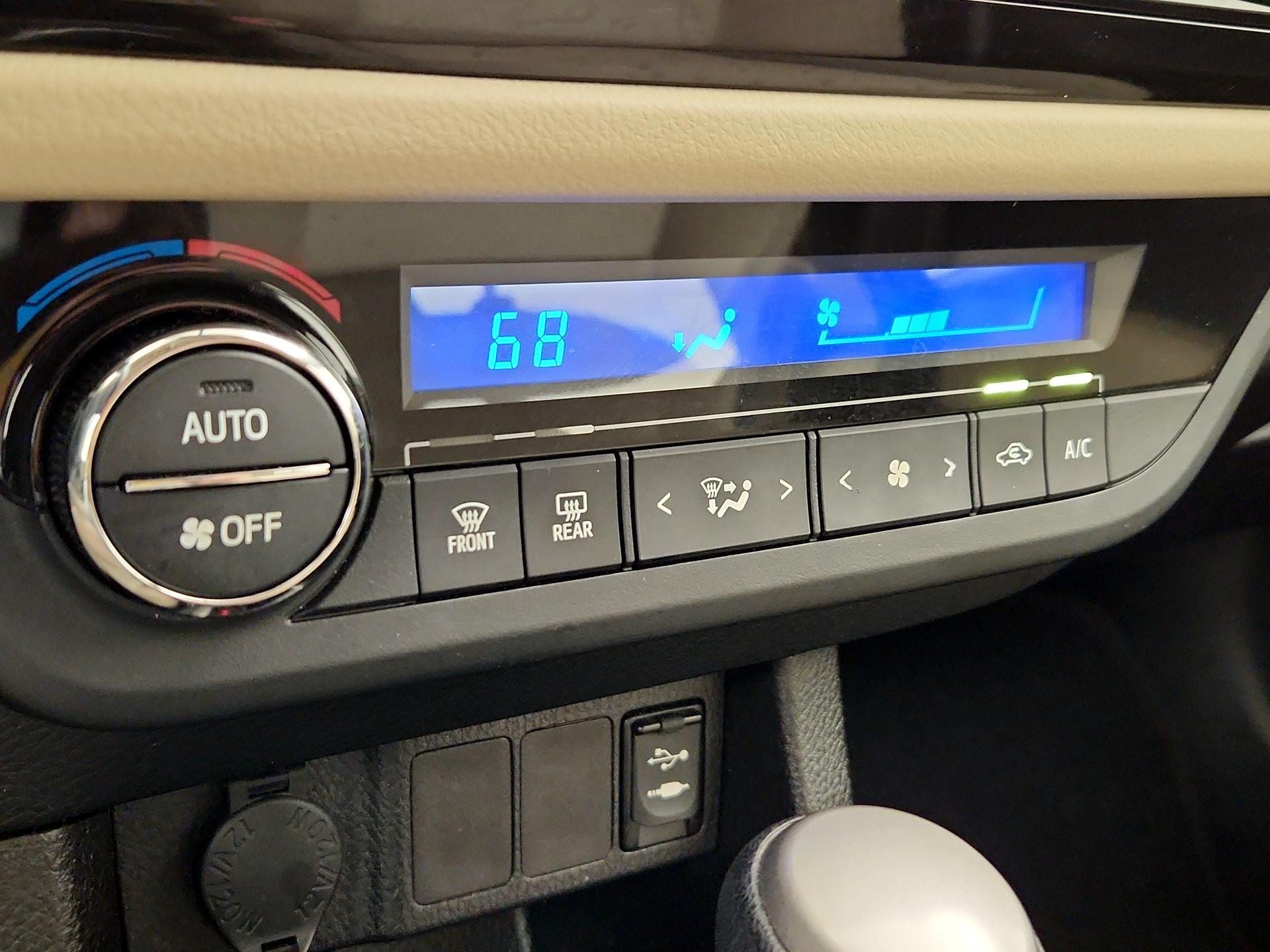 Thumbnail: 2016 Toyota Corolla - 16