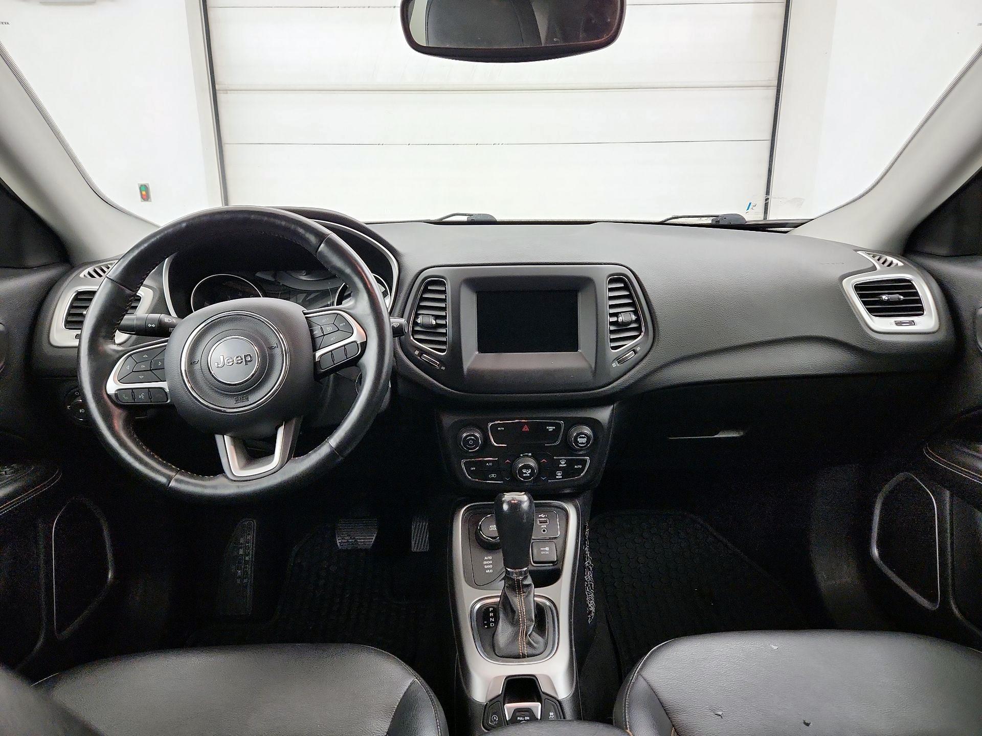 Thumbnail: 2019 Jeep Compass - 9