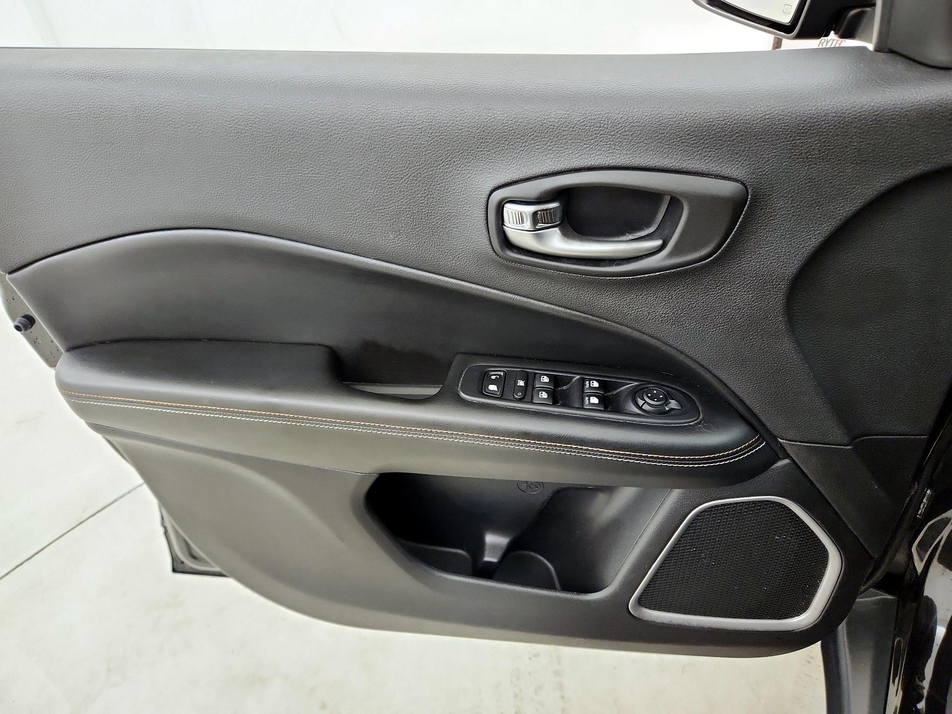 Thumbnail: 2019 Jeep Compass - 12