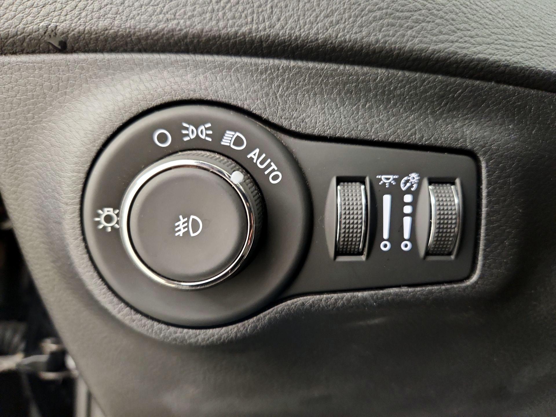 Thumbnail: 2019 Jeep Compass - 13