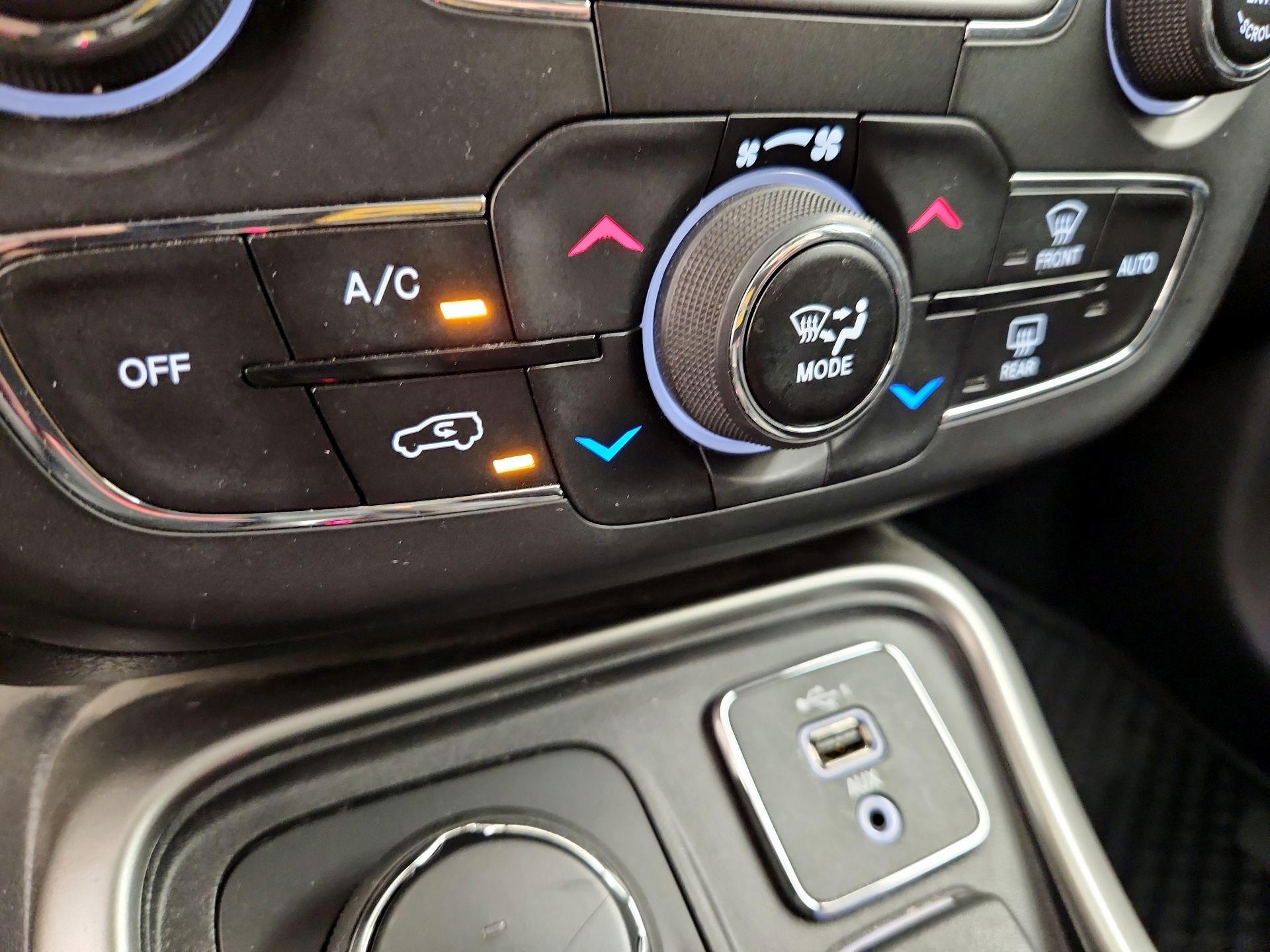 Thumbnail: 2019 Jeep Compass - 16