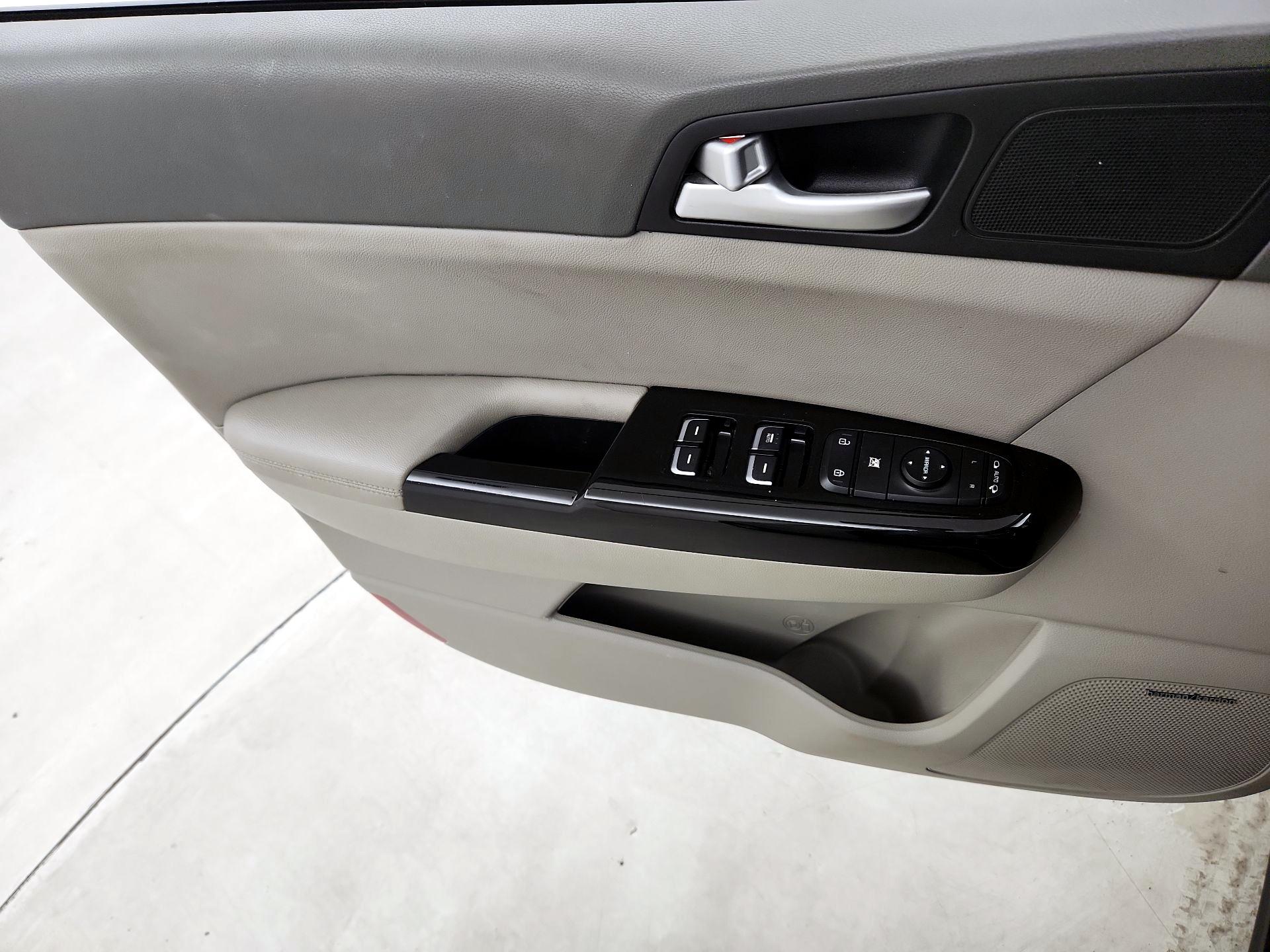 Thumbnail: 2018 Kia Sportage - 12