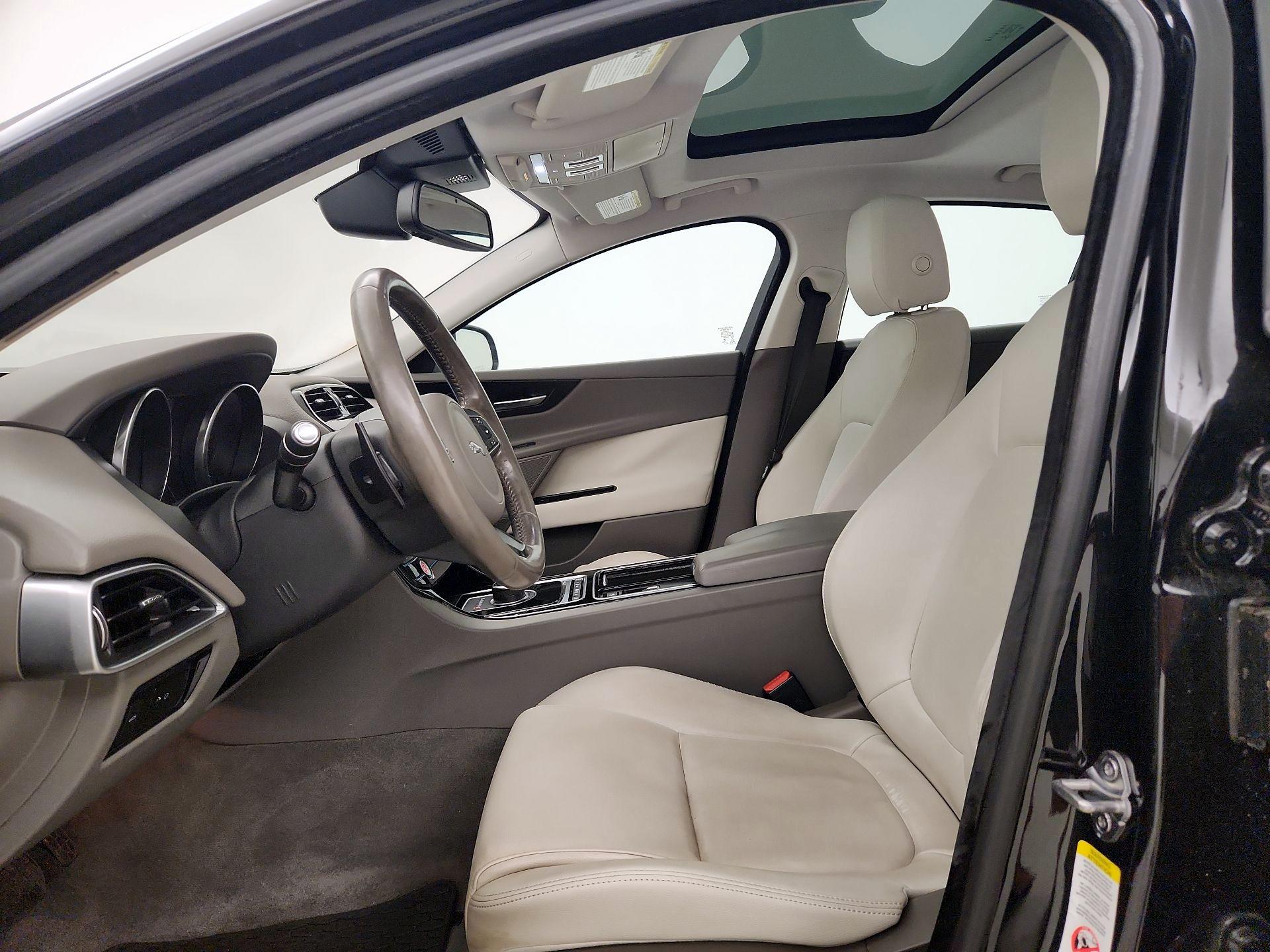 Thumbnail: 2018 Jaguar XE - 11
