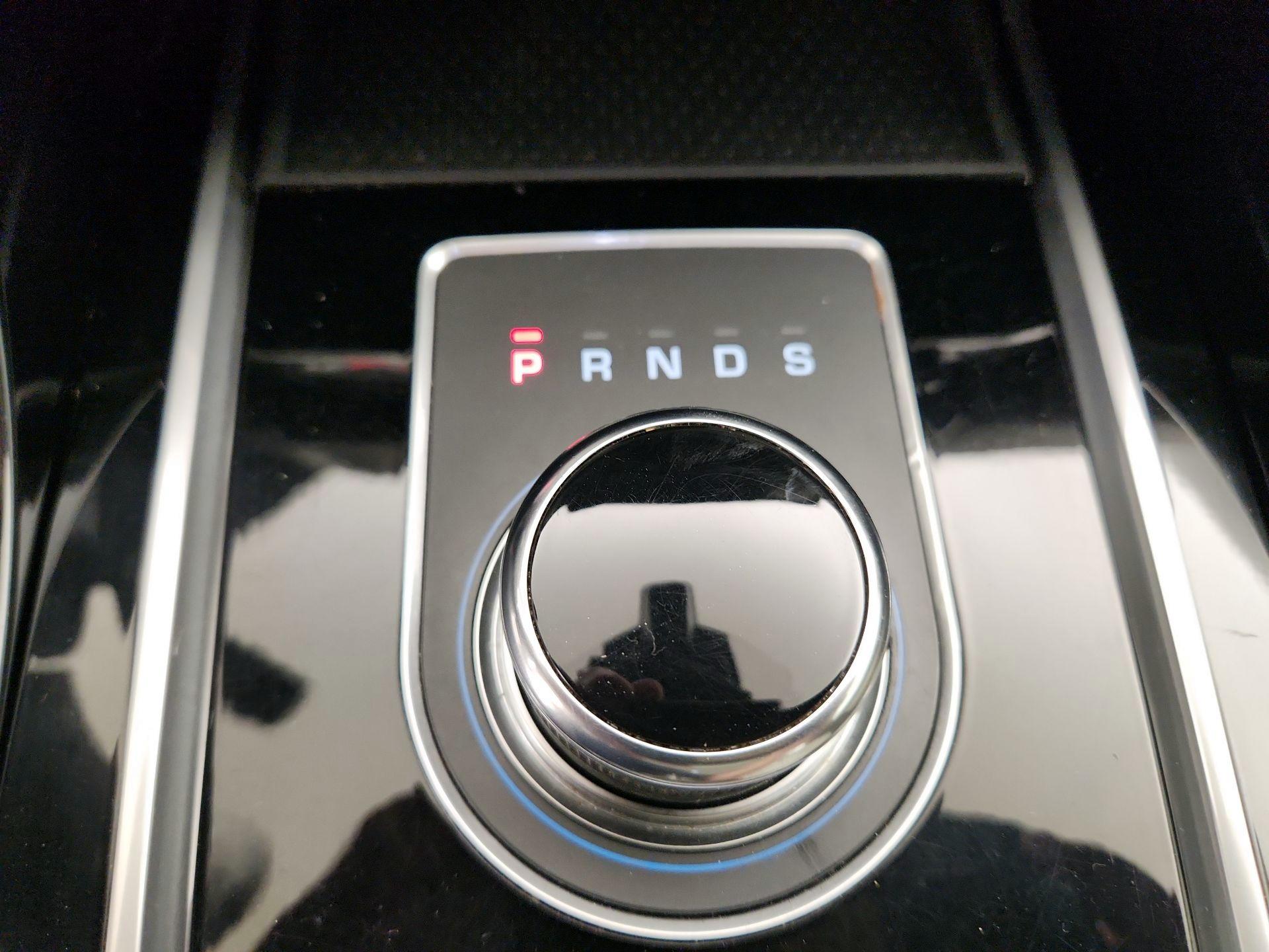 Thumbnail: 2018 Jaguar XE - 18