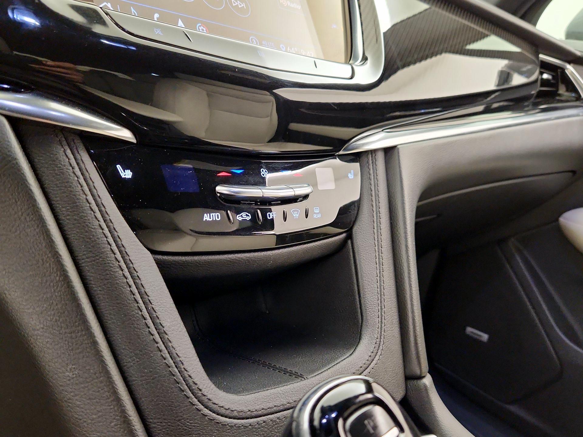 Thumbnail: 2020 Cadillac XT6 - 17