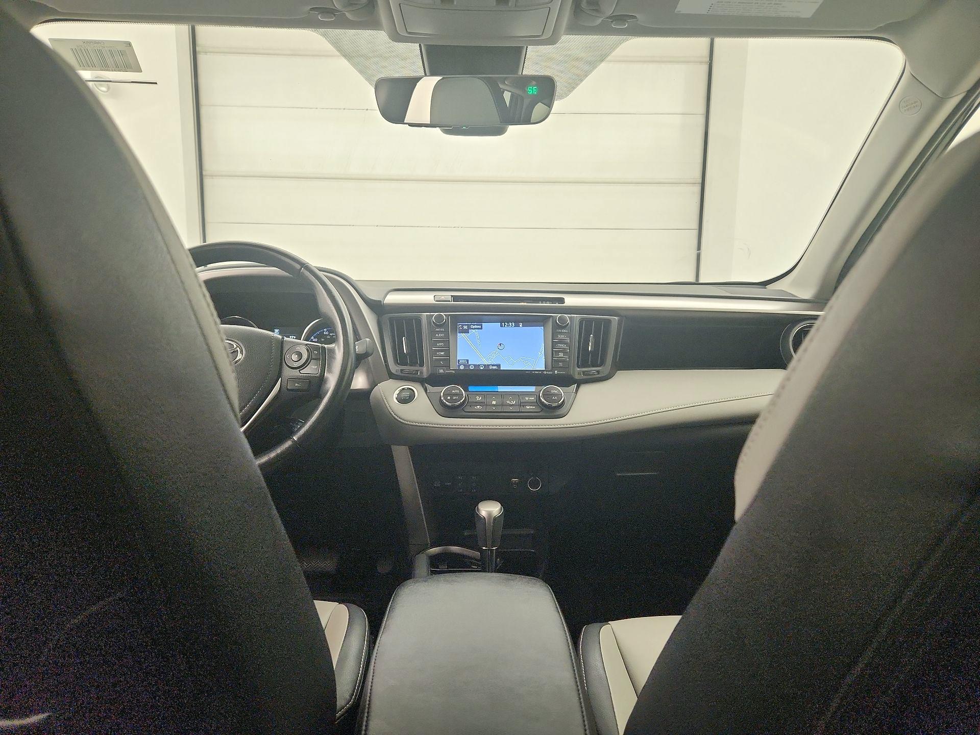 Thumbnail: 2017 Toyota RAV4 - 9