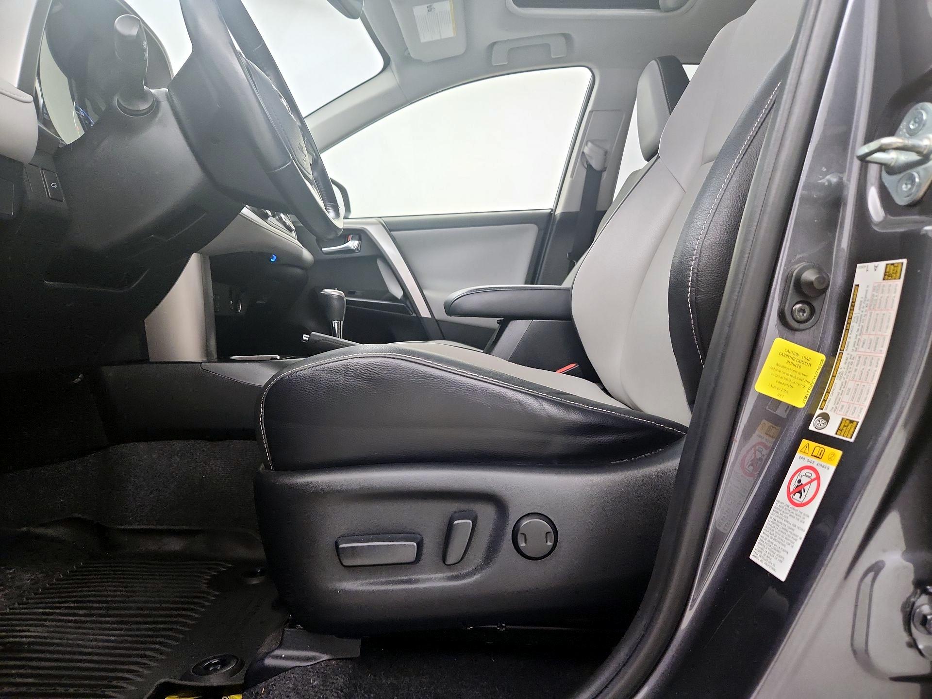 Thumbnail: 2017 Toyota RAV4 - 11