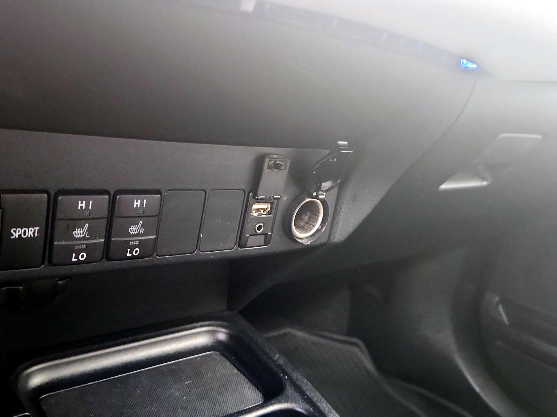 Thumbnail: 2017 Toyota RAV4 - 19