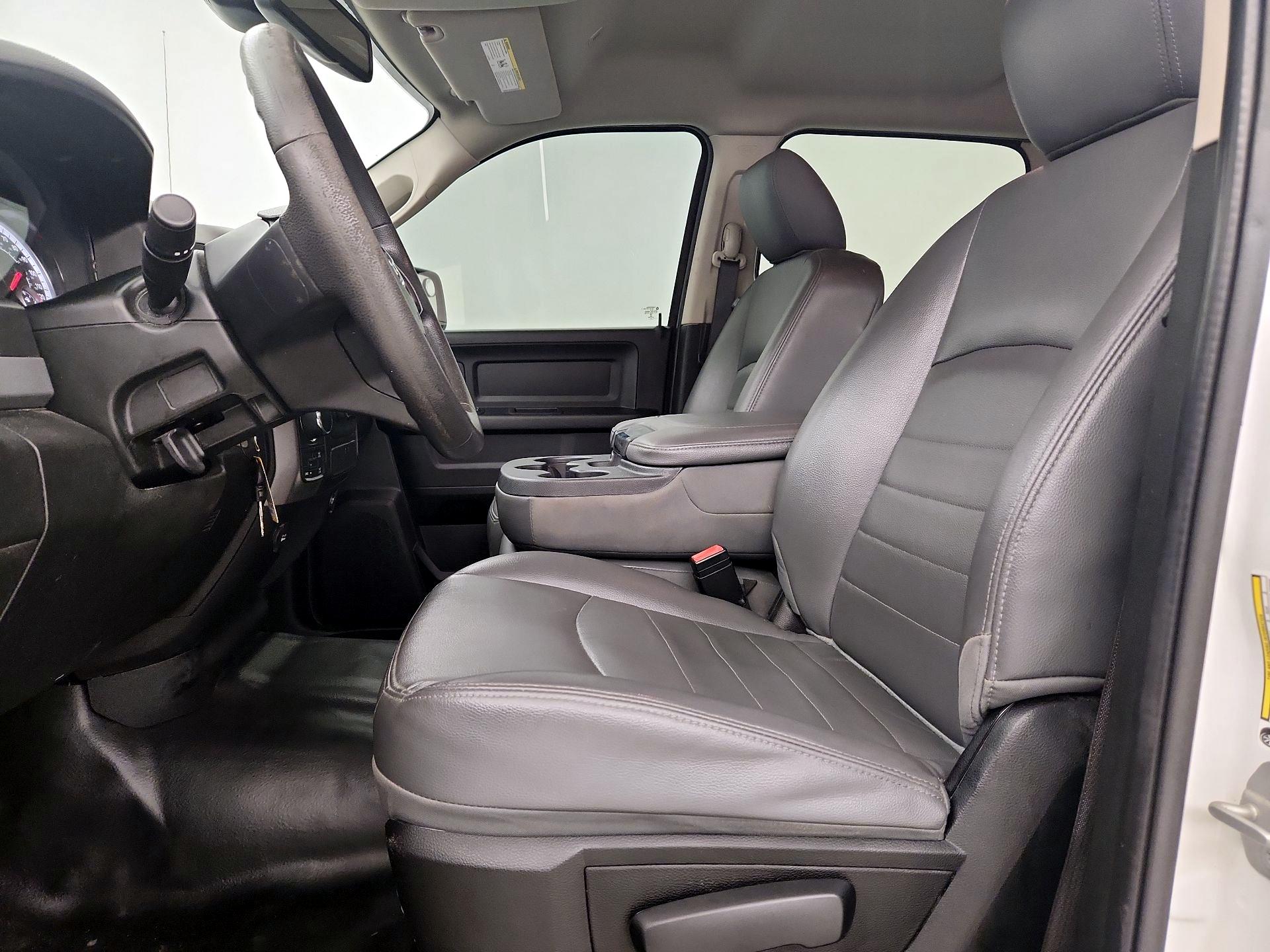 Thumbnail: 2020 RAM 1500 Classic - 11
