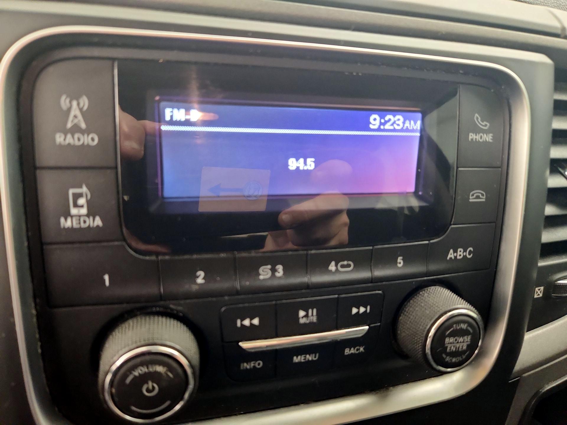 Thumbnail: 2020 RAM 1500 Classic - 15