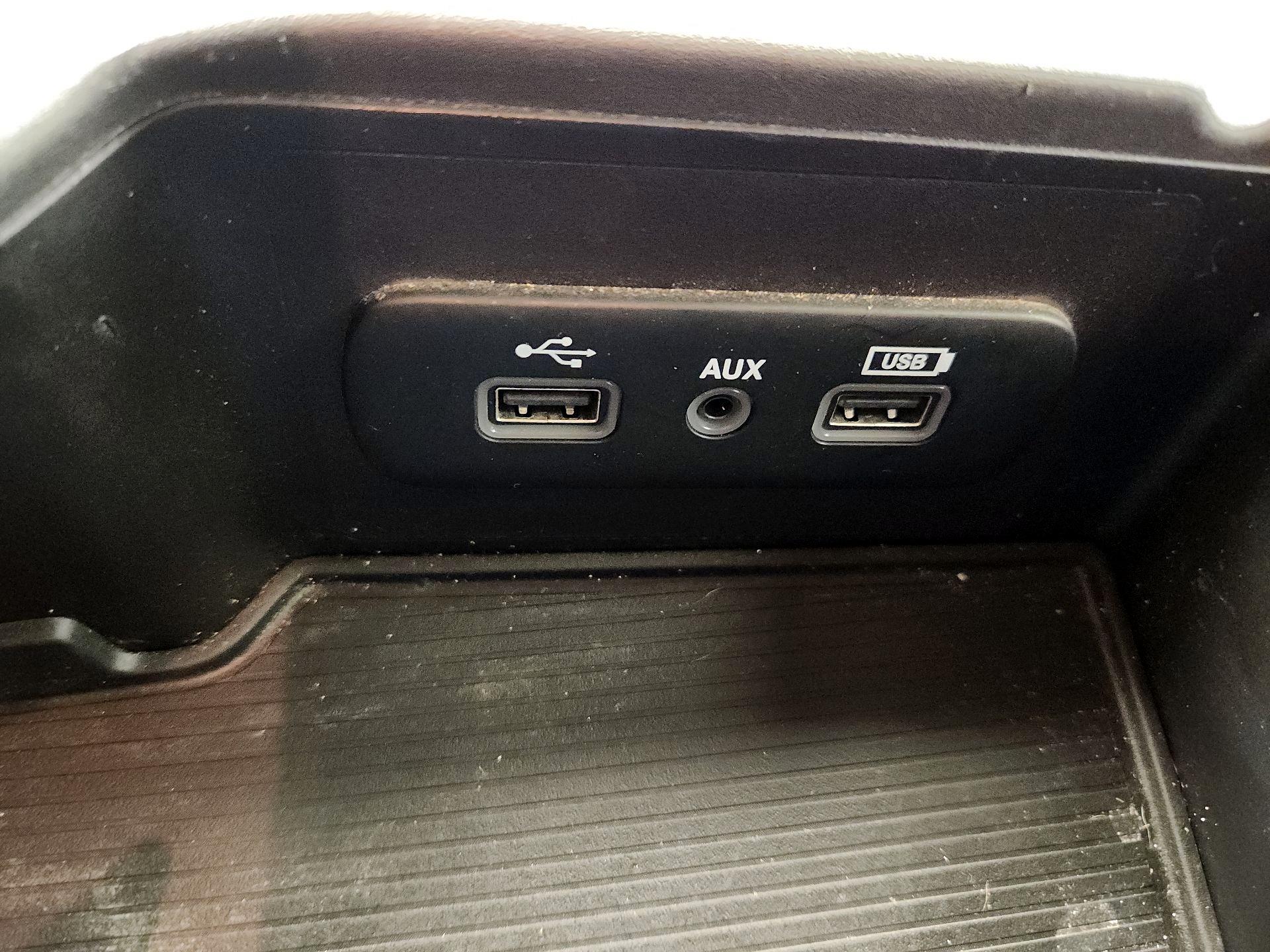 Thumbnail: 2020 RAM 1500 Classic - 18