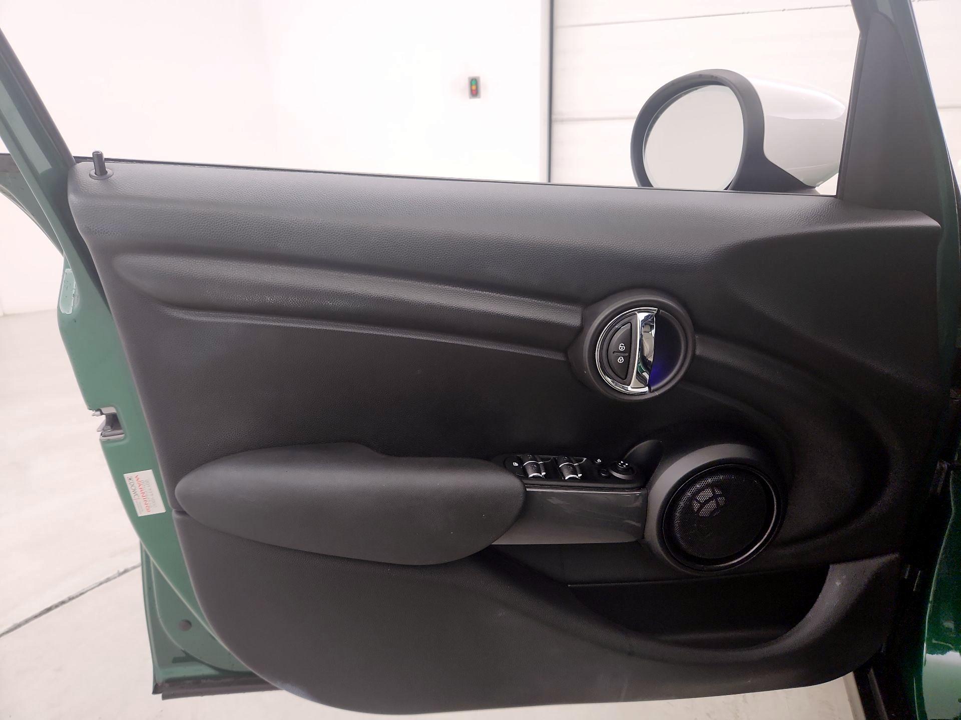 Thumbnail: 2020 MINI Cooper Hardtop - 12