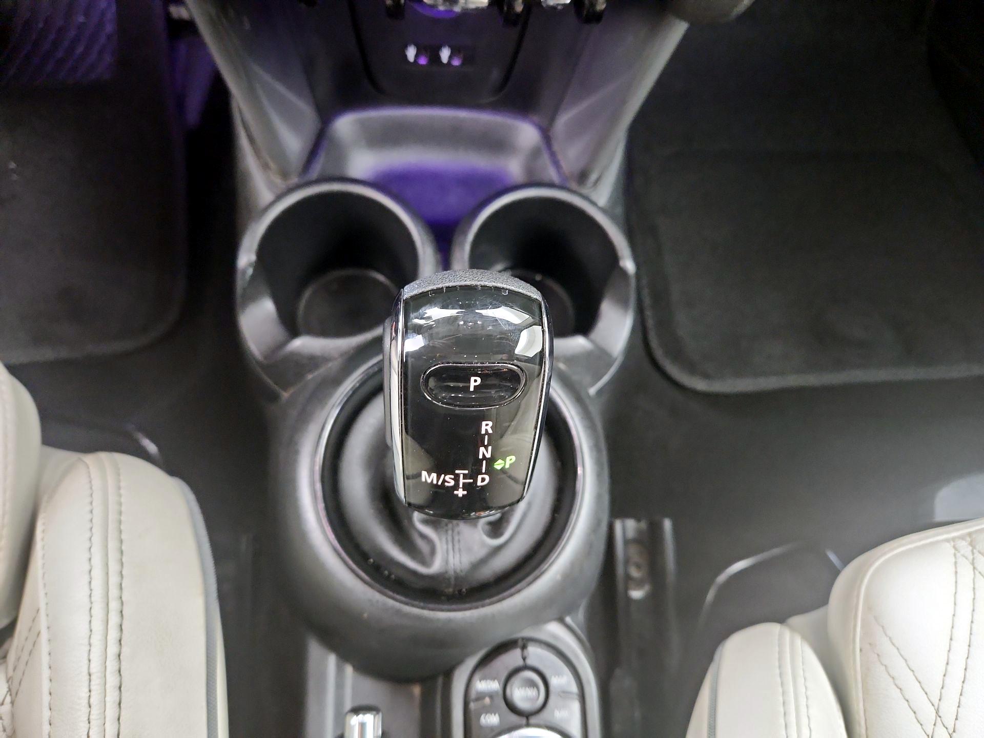 Thumbnail: 2020 MINI Cooper Hardtop - 17