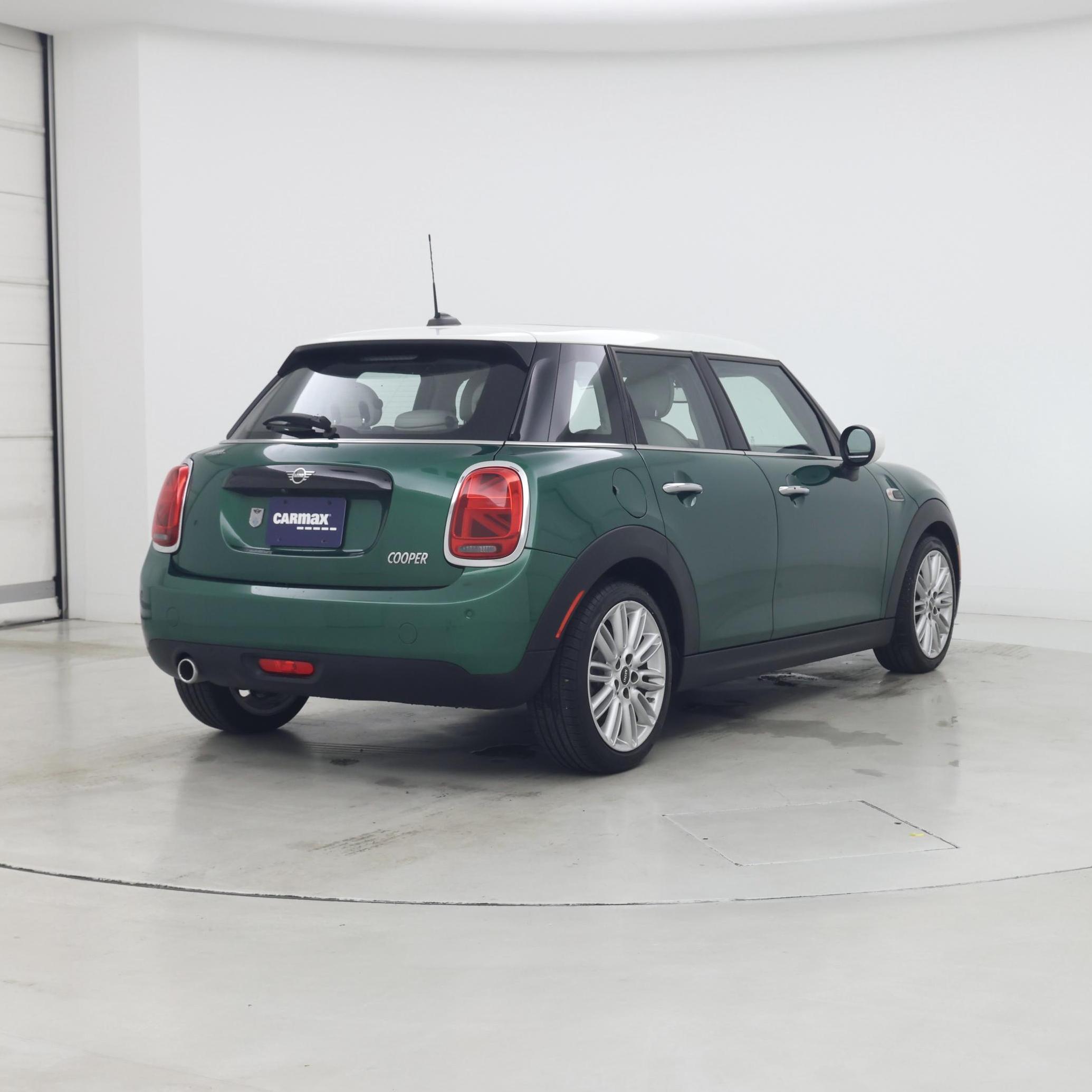 Thumbnail: 2020 MINI Cooper Hardtop - 8