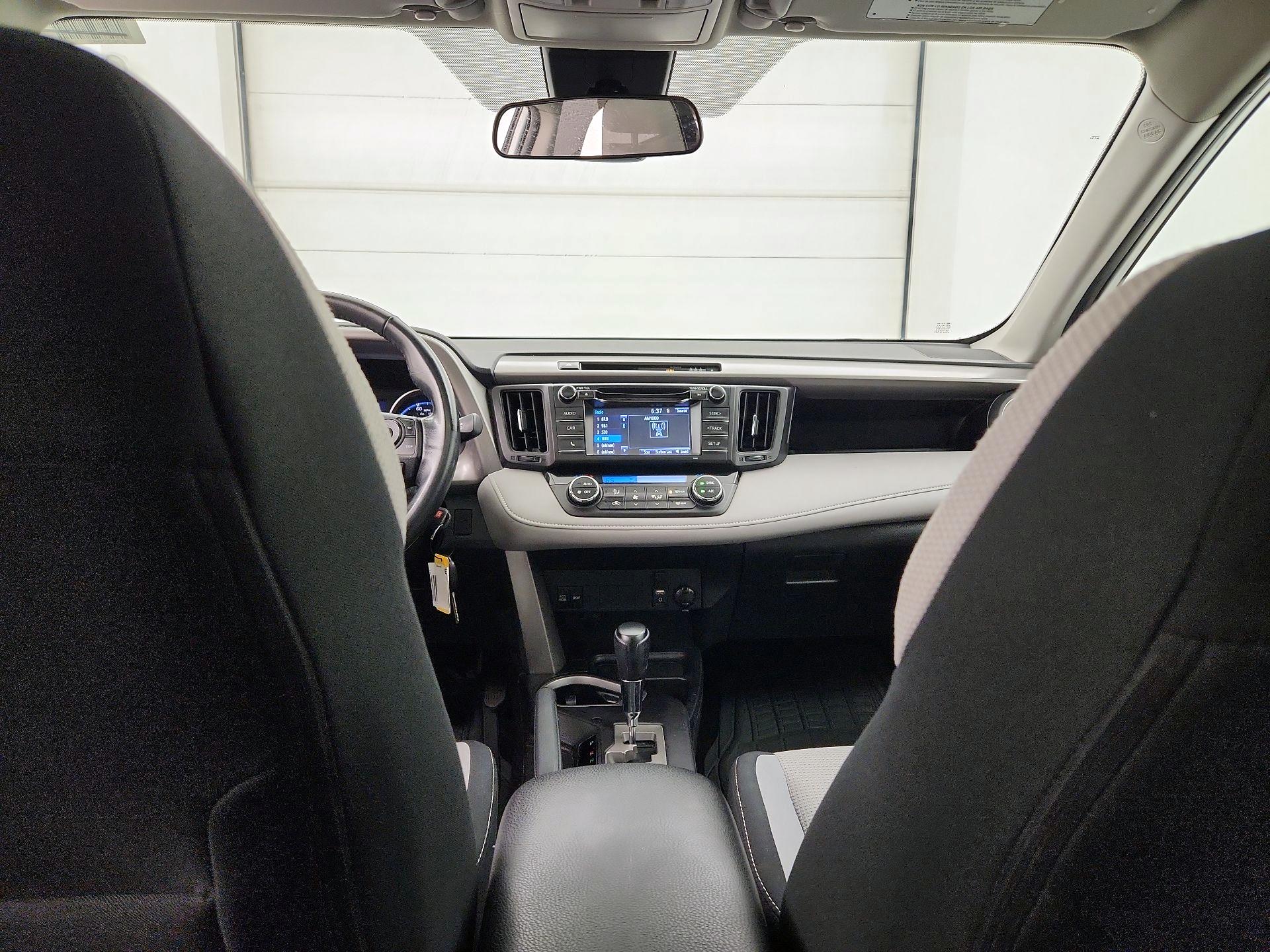 Thumbnail: 2018 Toyota RAV4 - 9