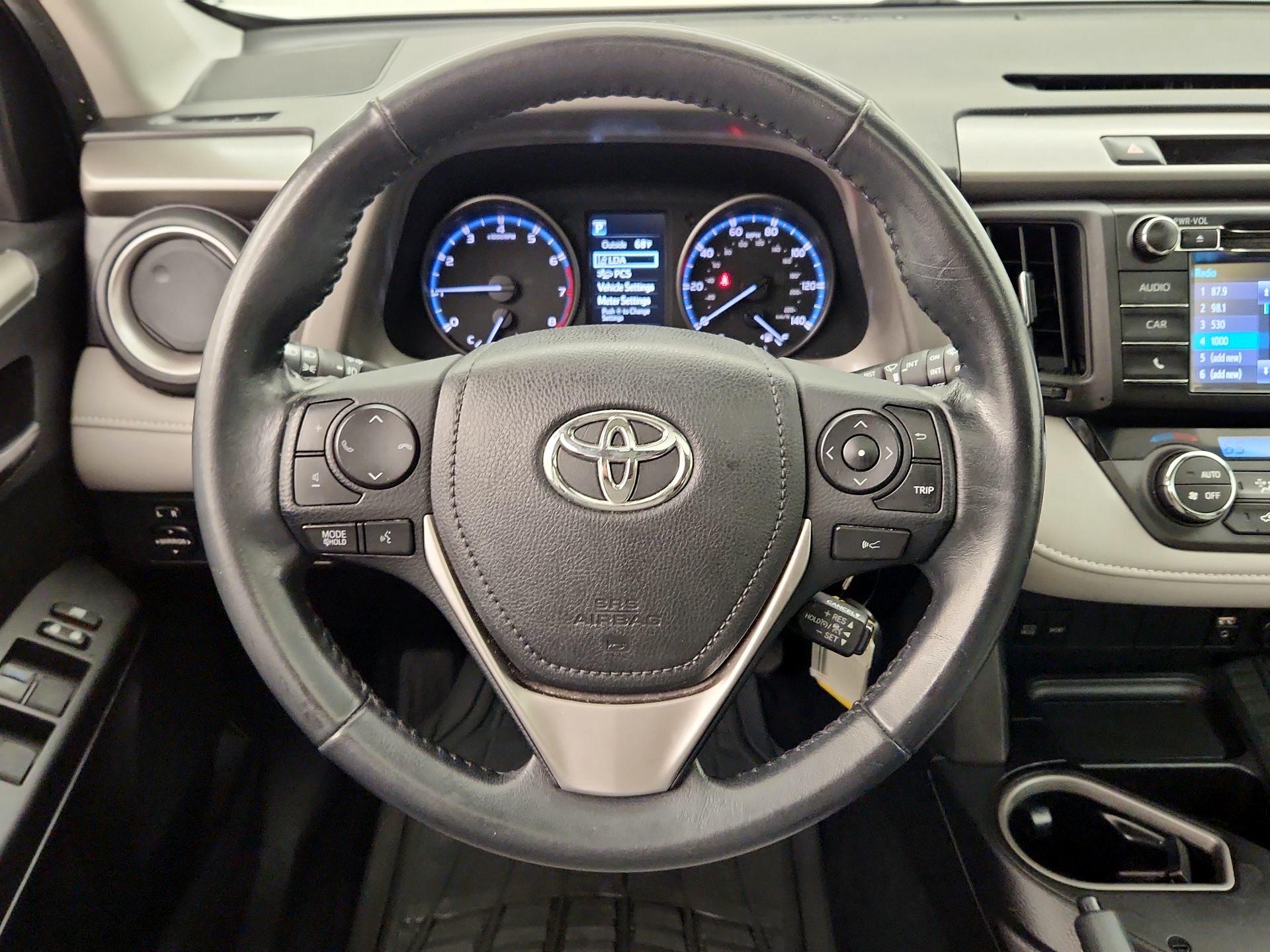 Thumbnail: 2018 Toyota RAV4 - 10