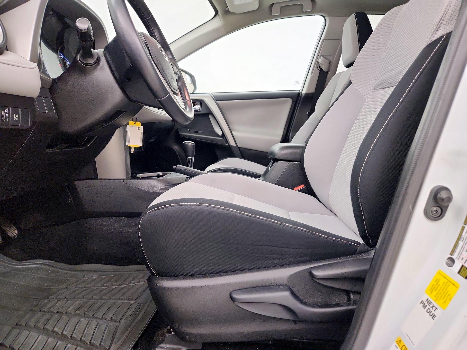 Thumbnail: 2018 Toyota RAV4 - 11
