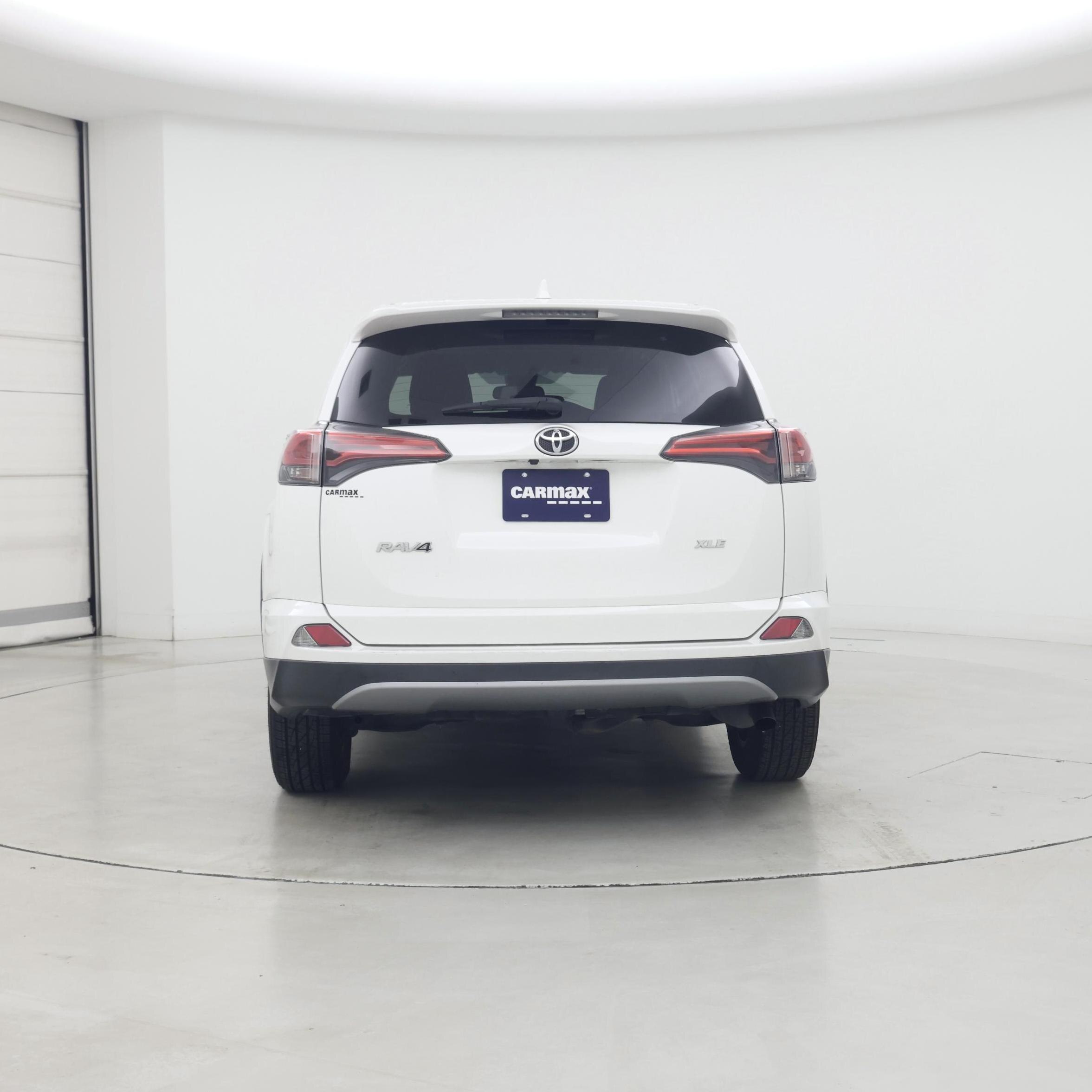 Thumbnail: 2018 Toyota RAV4 - 6