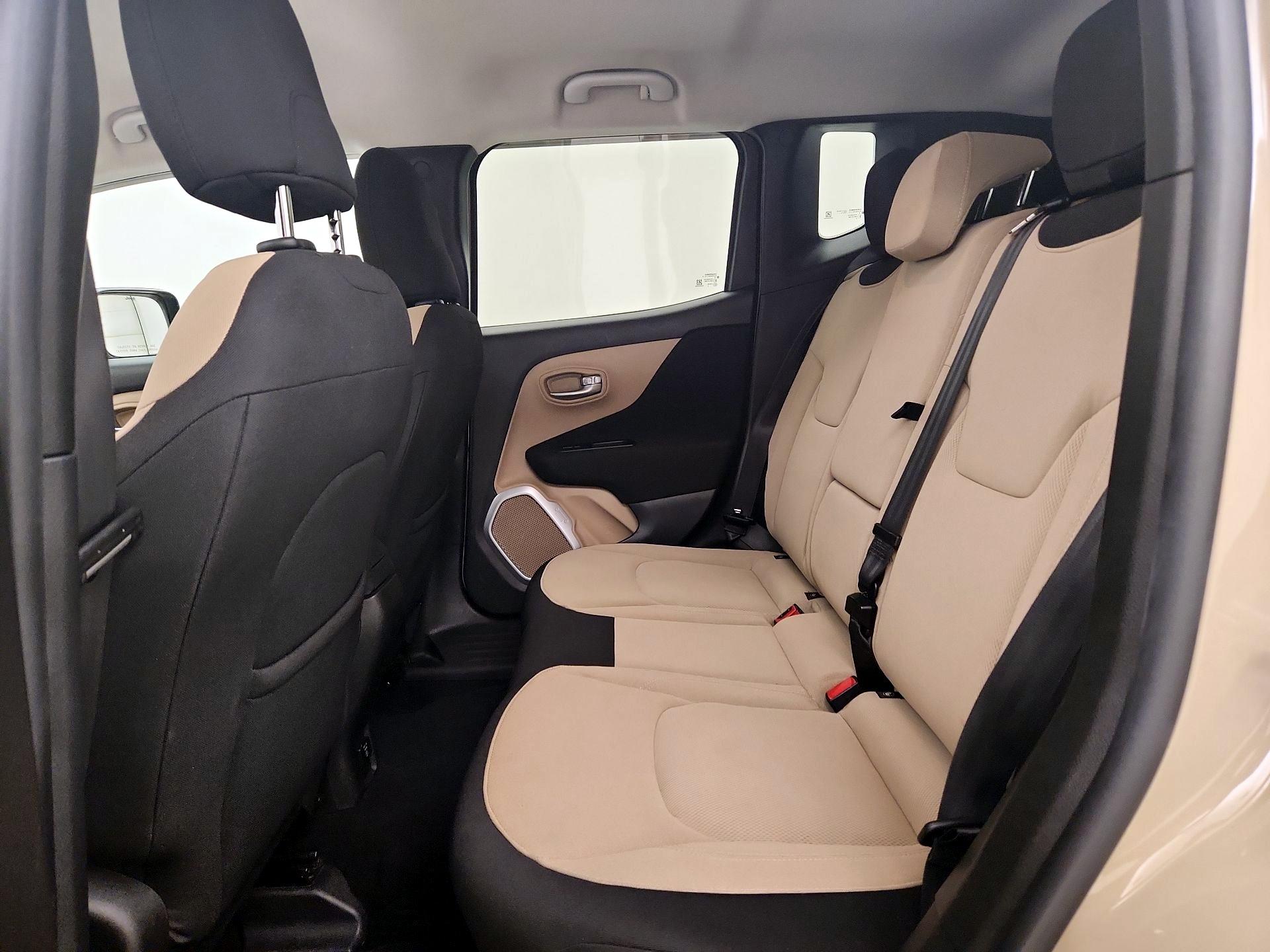 Thumbnail: 2016 Jeep Renegade - 19