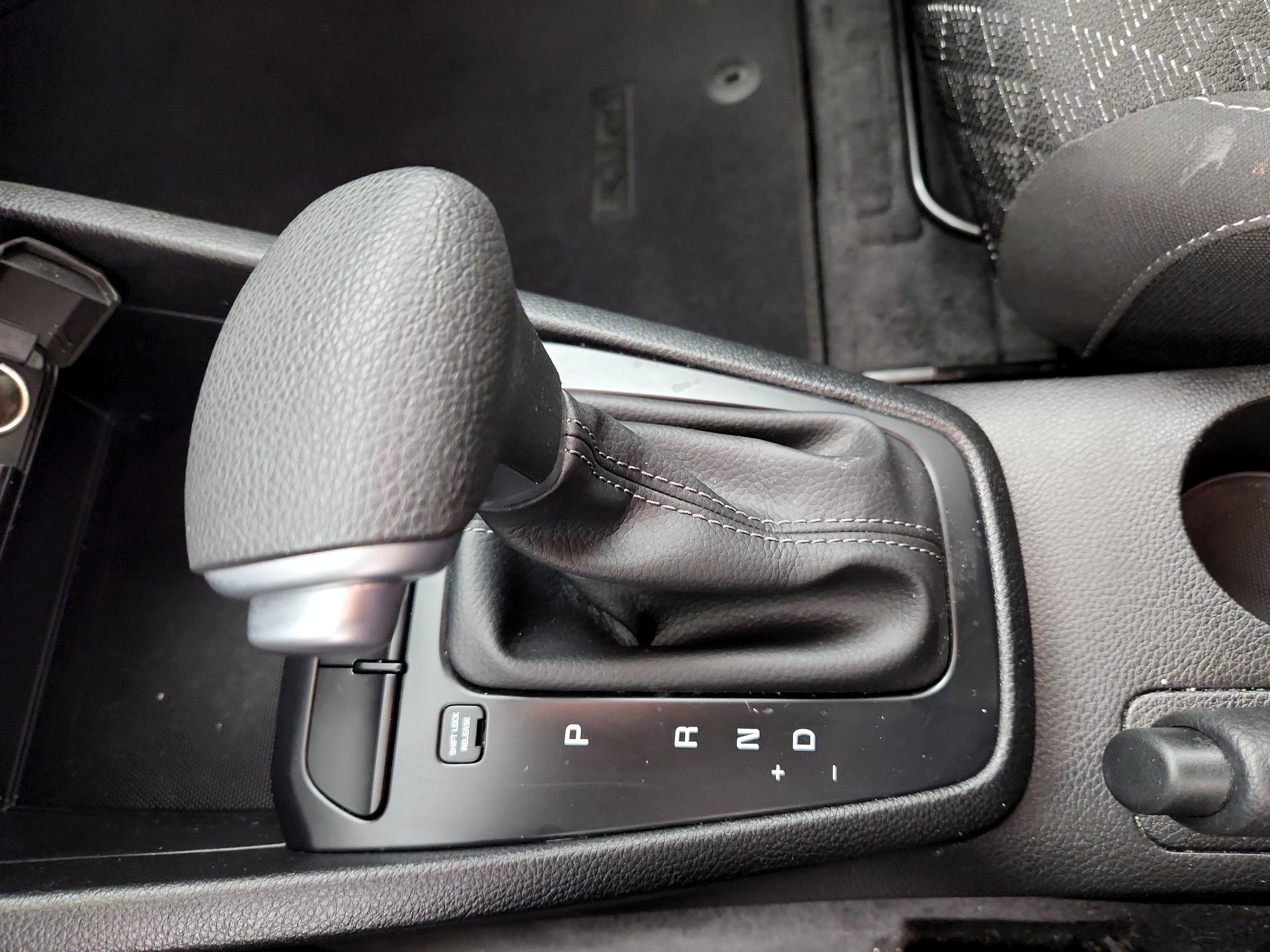 Thumbnail: 2023 Kia Rio - 17