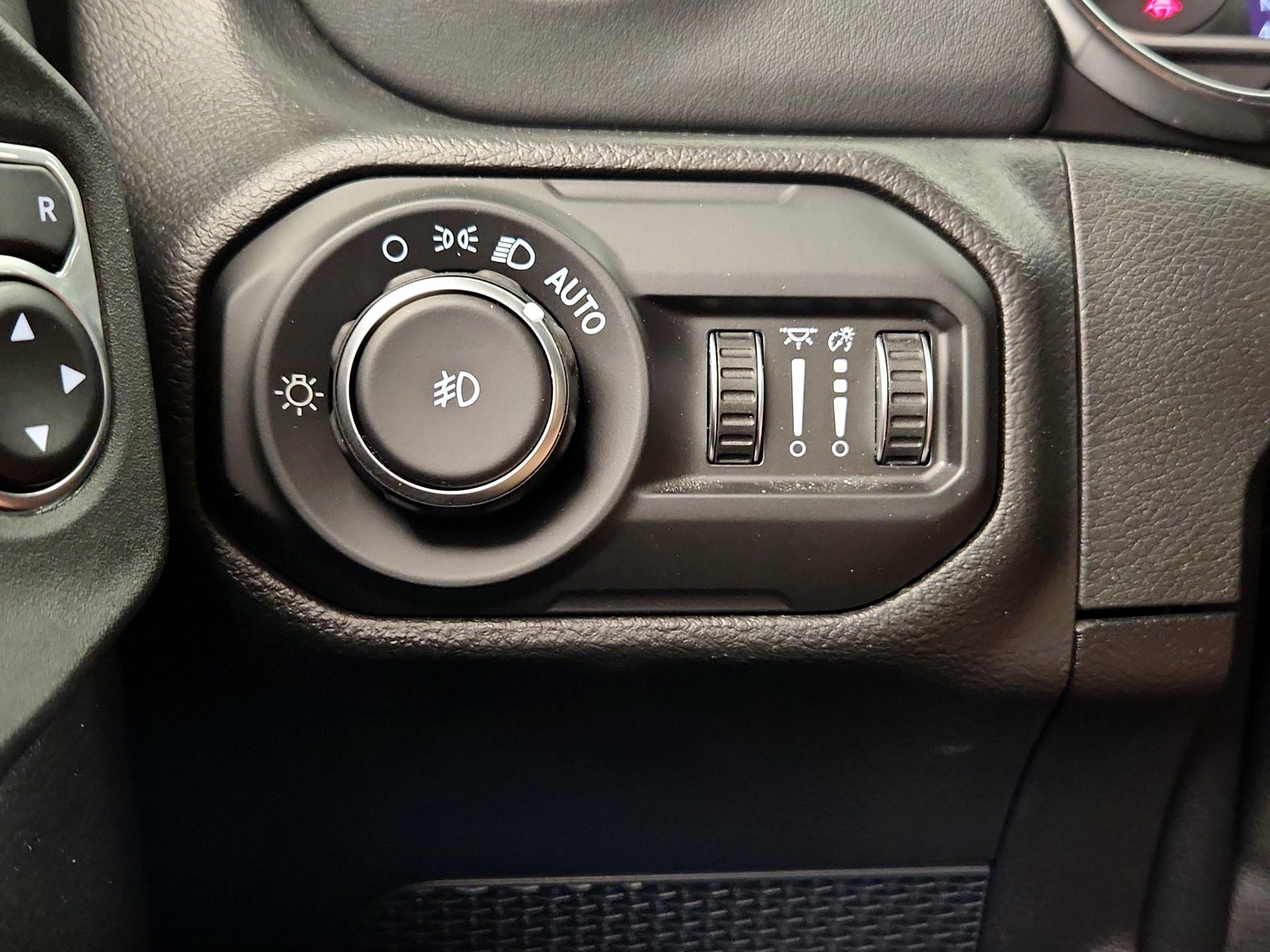 Thumbnail: 2021 Jeep Wrangler - 13