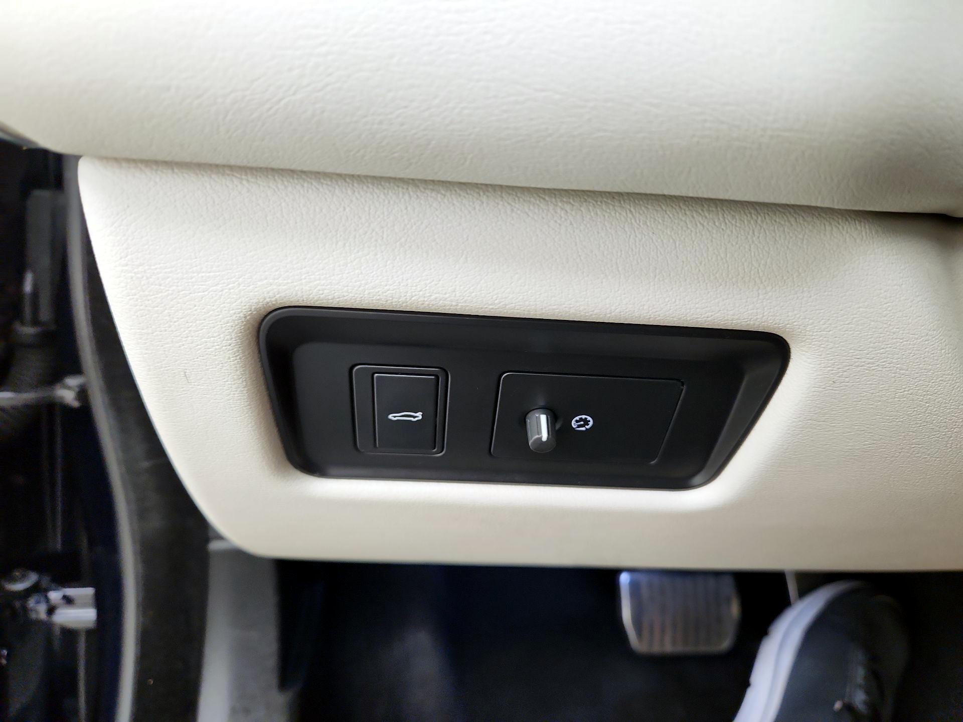 Thumbnail: 2021 Jaguar XF - 13