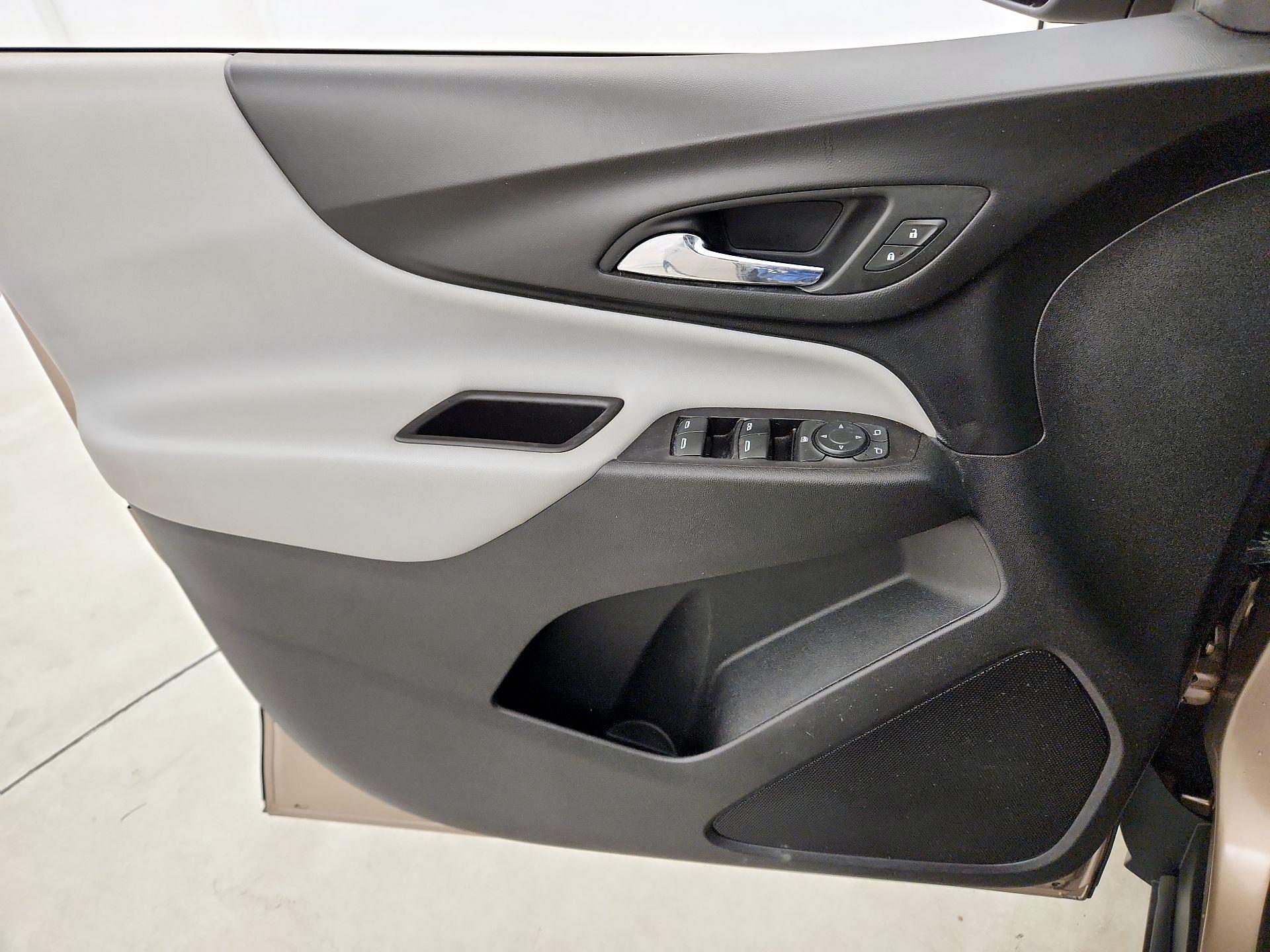 Thumbnail: 2018 Chevrolet Equinox - 12