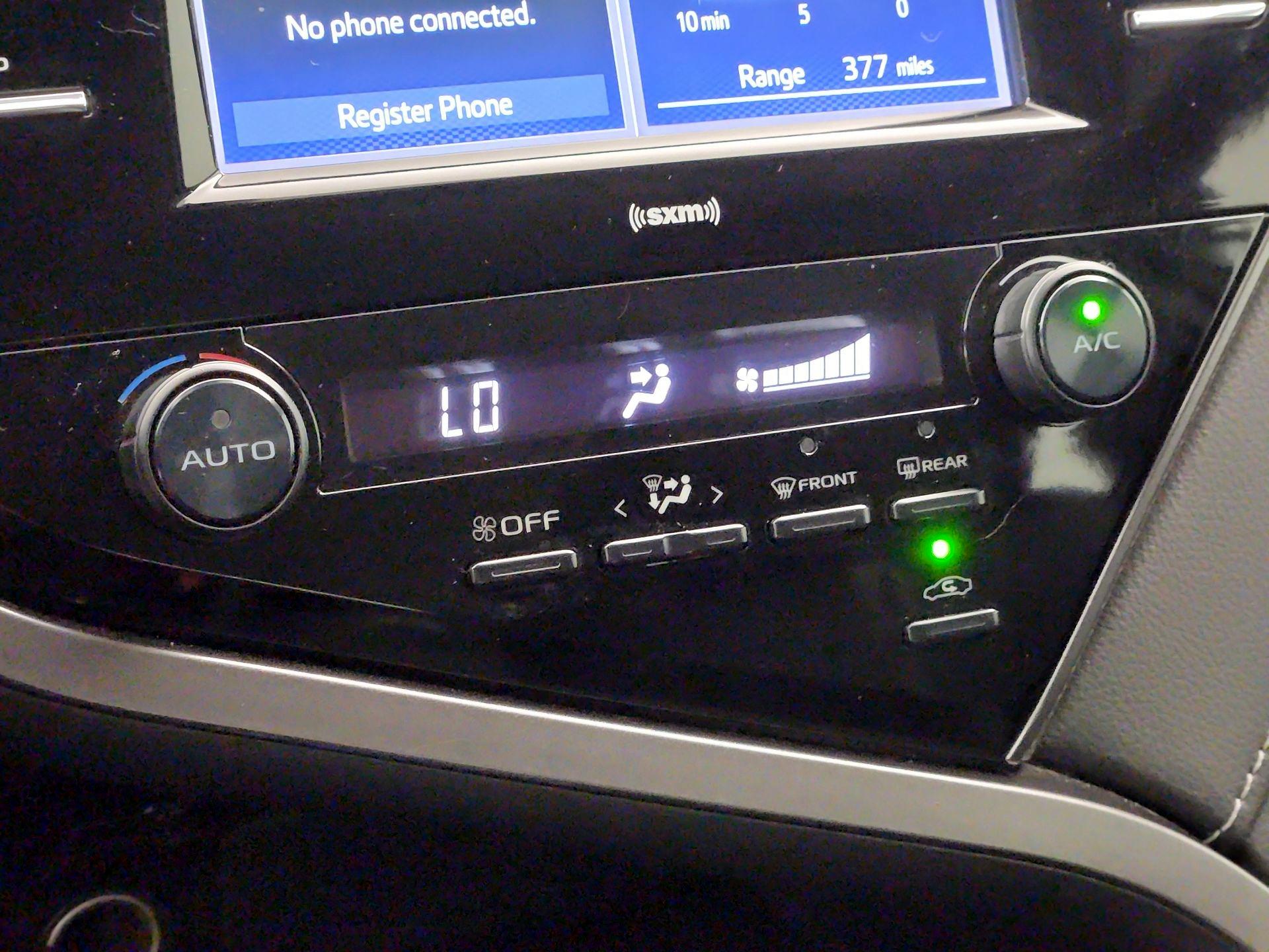 Thumbnail: 2020 Toyota Camry - 16