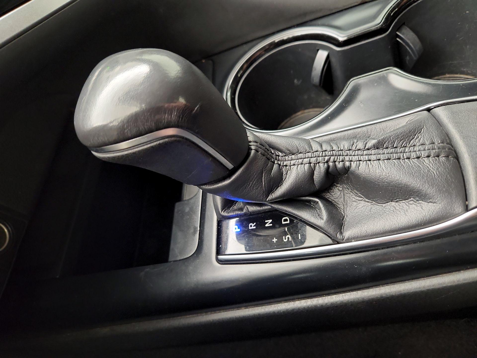 Thumbnail: 2020 Toyota Camry - 17