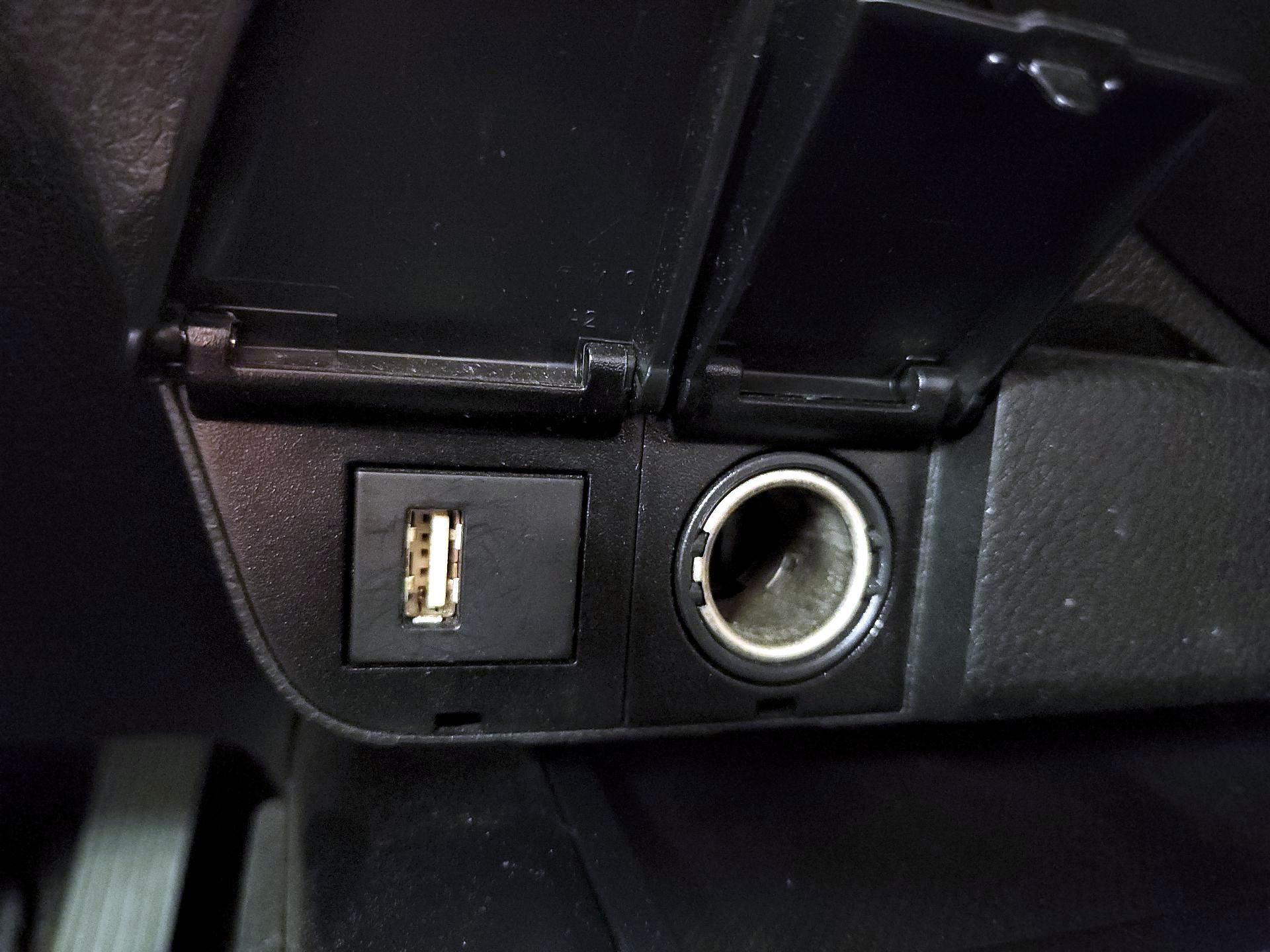 Thumbnail: 2020 Toyota Camry - 18