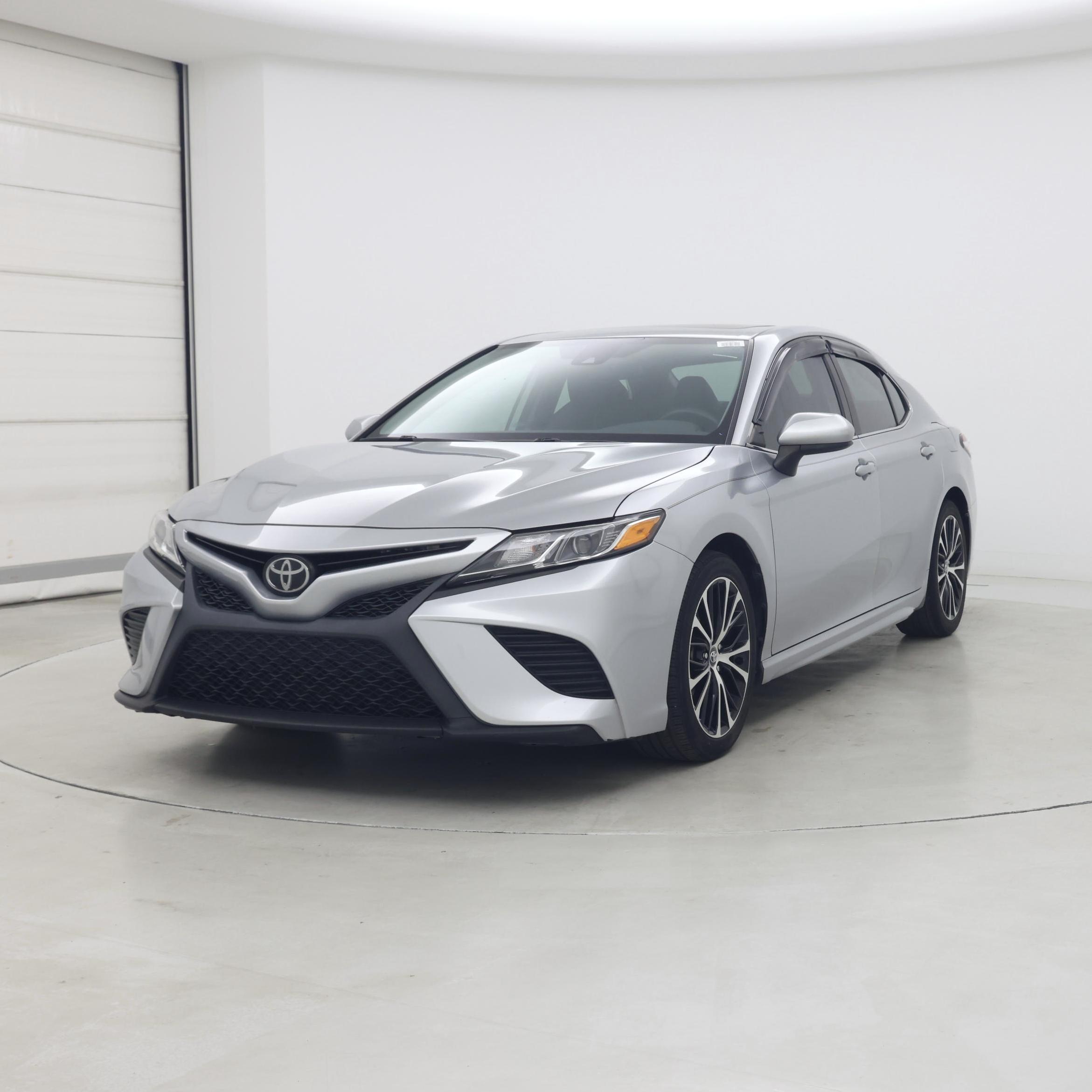 Thumbnail: 2020 Toyota Camry - 4