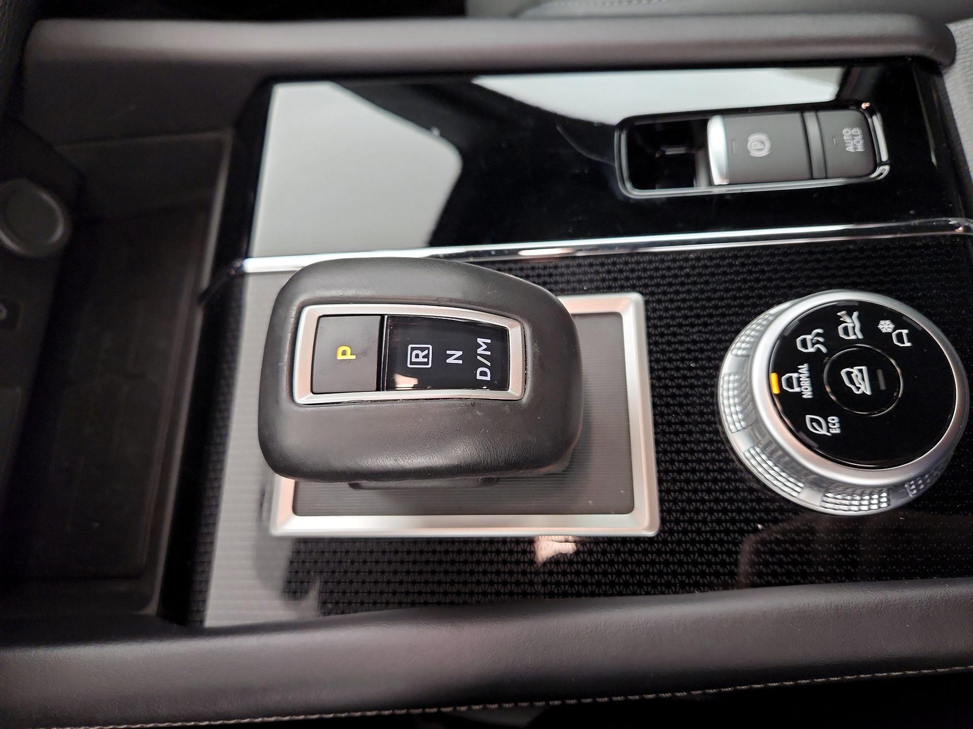Thumbnail: 2024 Mitsubishi Outlander - 18
