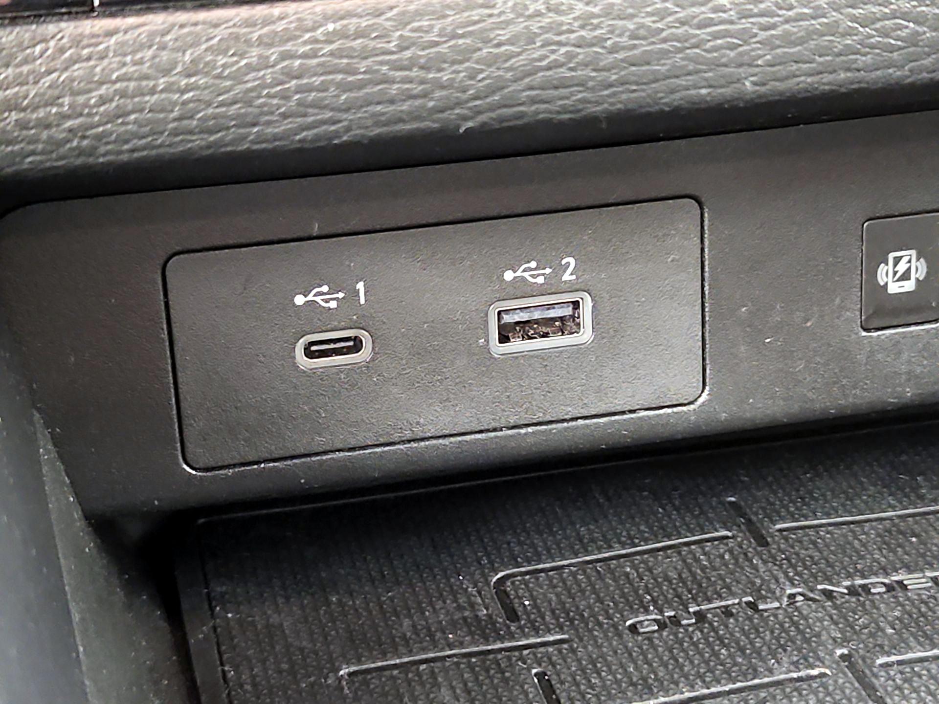 Thumbnail: 2024 Mitsubishi Outlander - 19