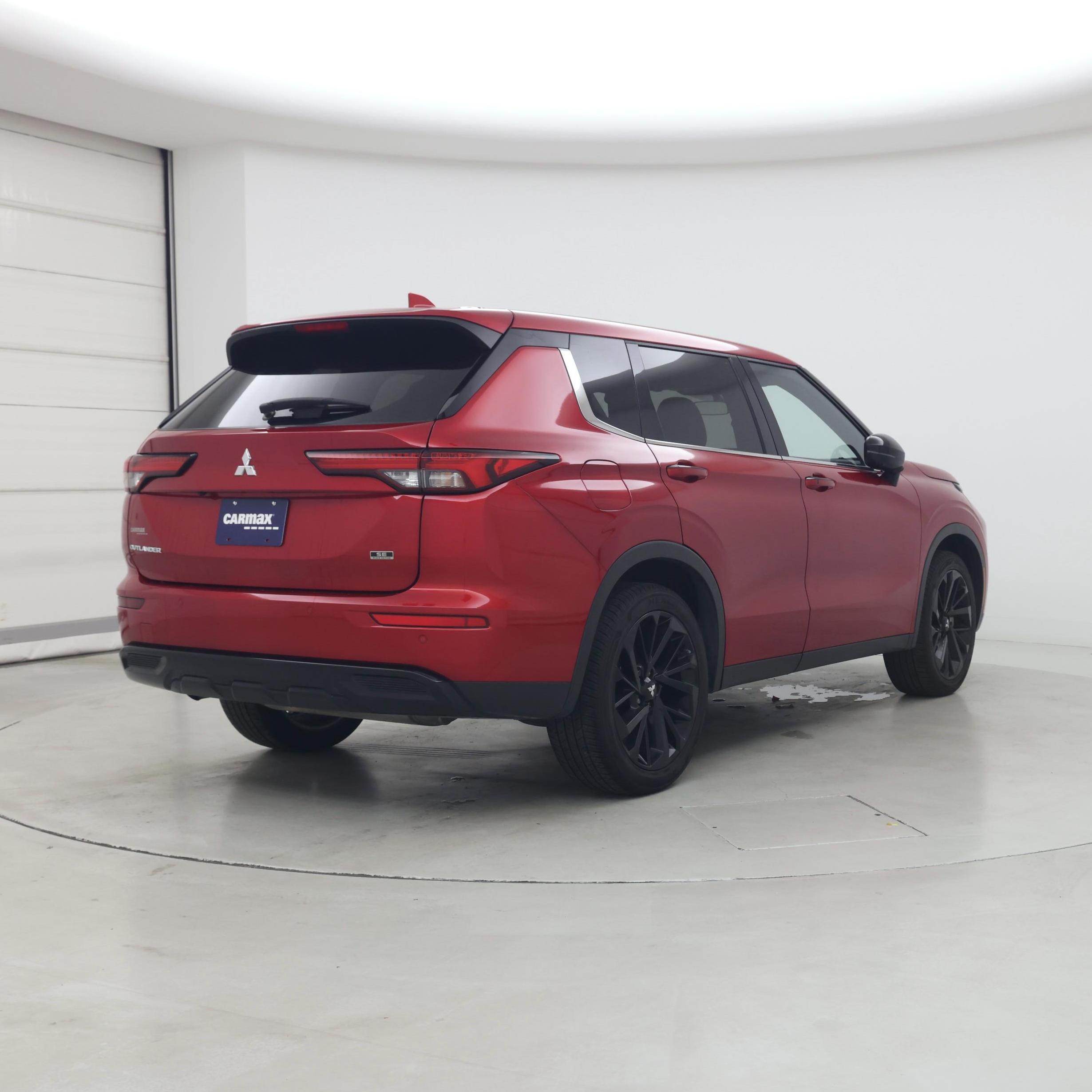 Thumbnail: 2024 Mitsubishi Outlander - 8