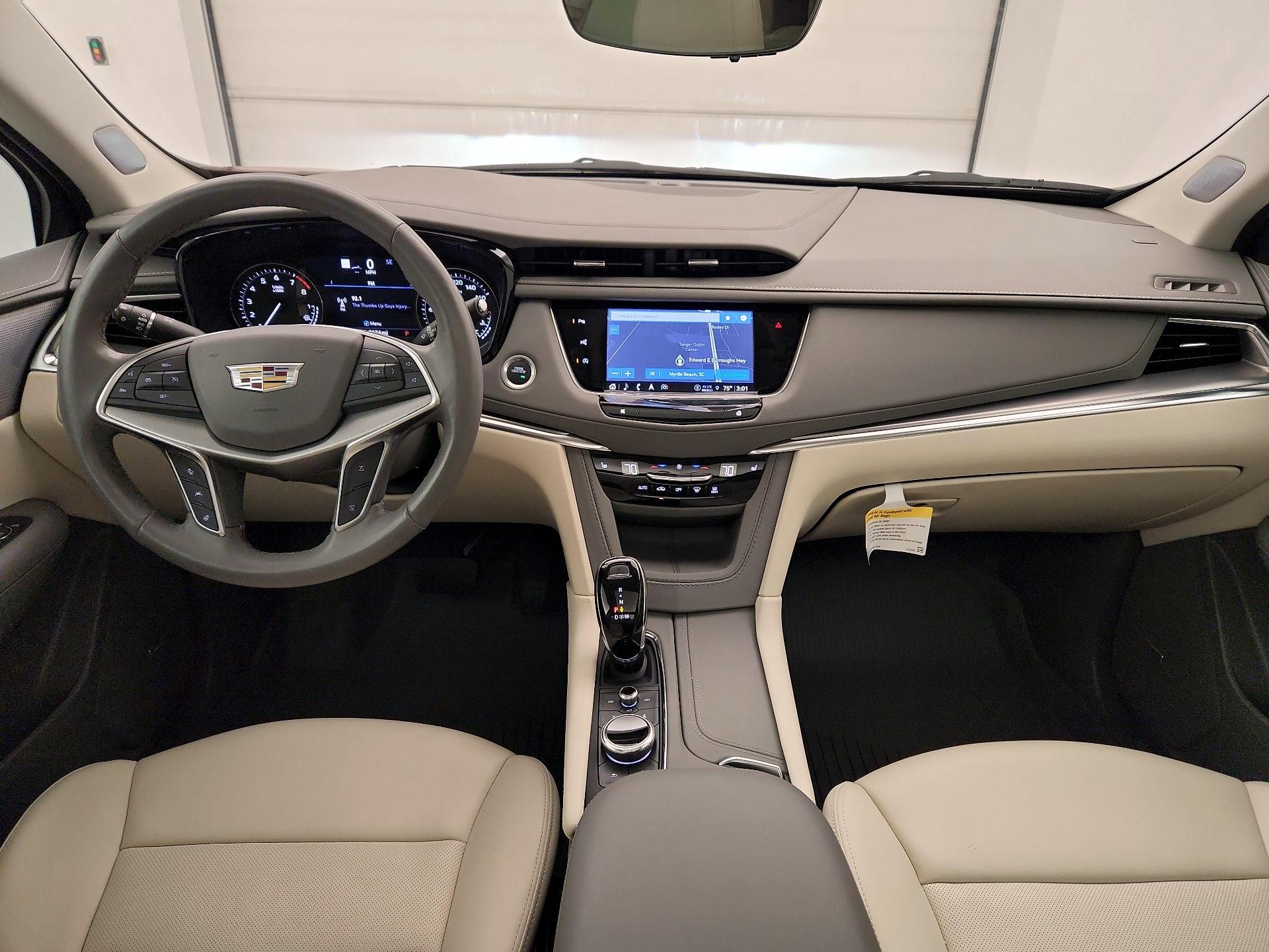 Thumbnail: 2024 Cadillac XT5 - 9