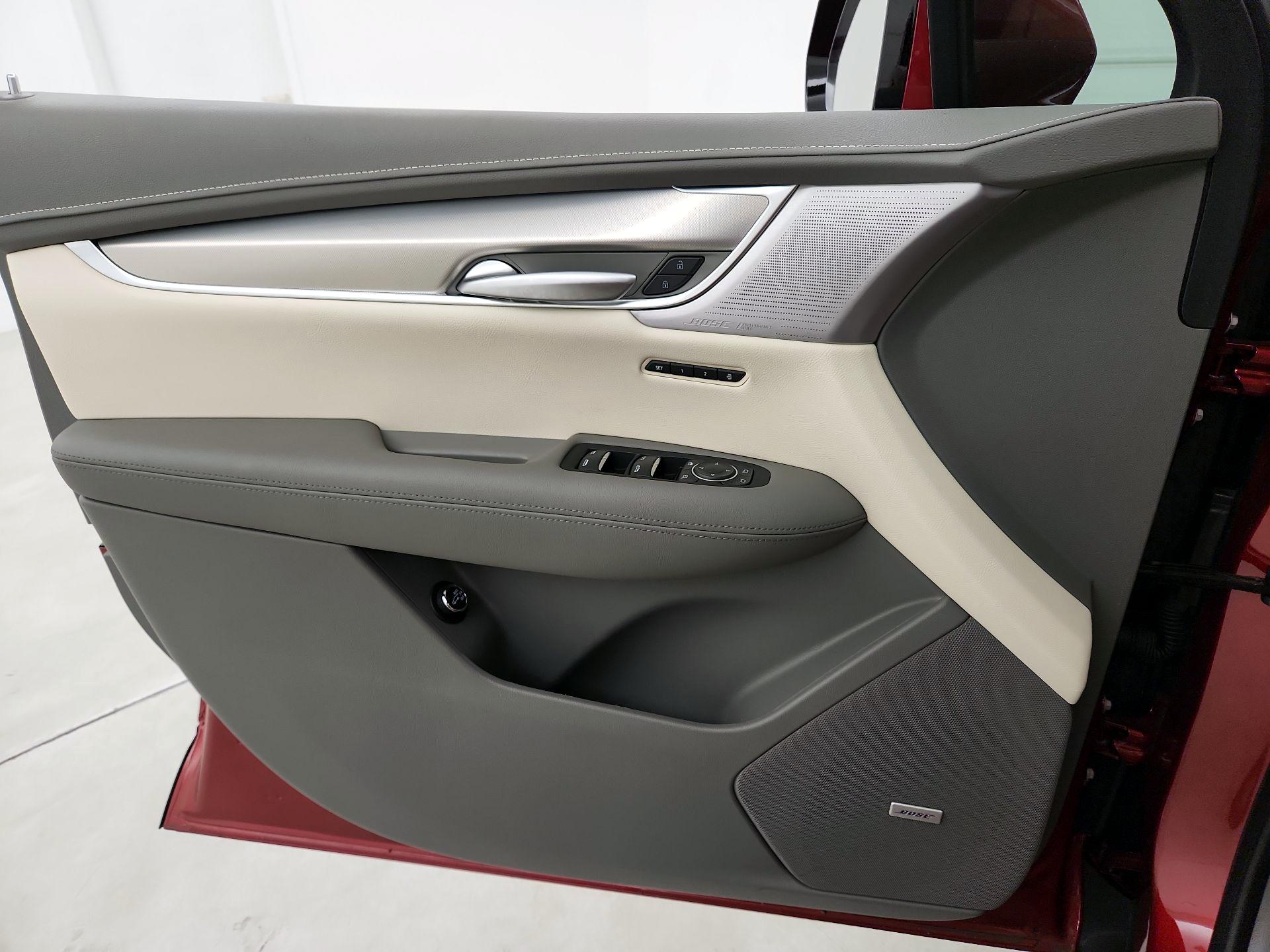 Thumbnail: 2024 Cadillac XT5 - 12