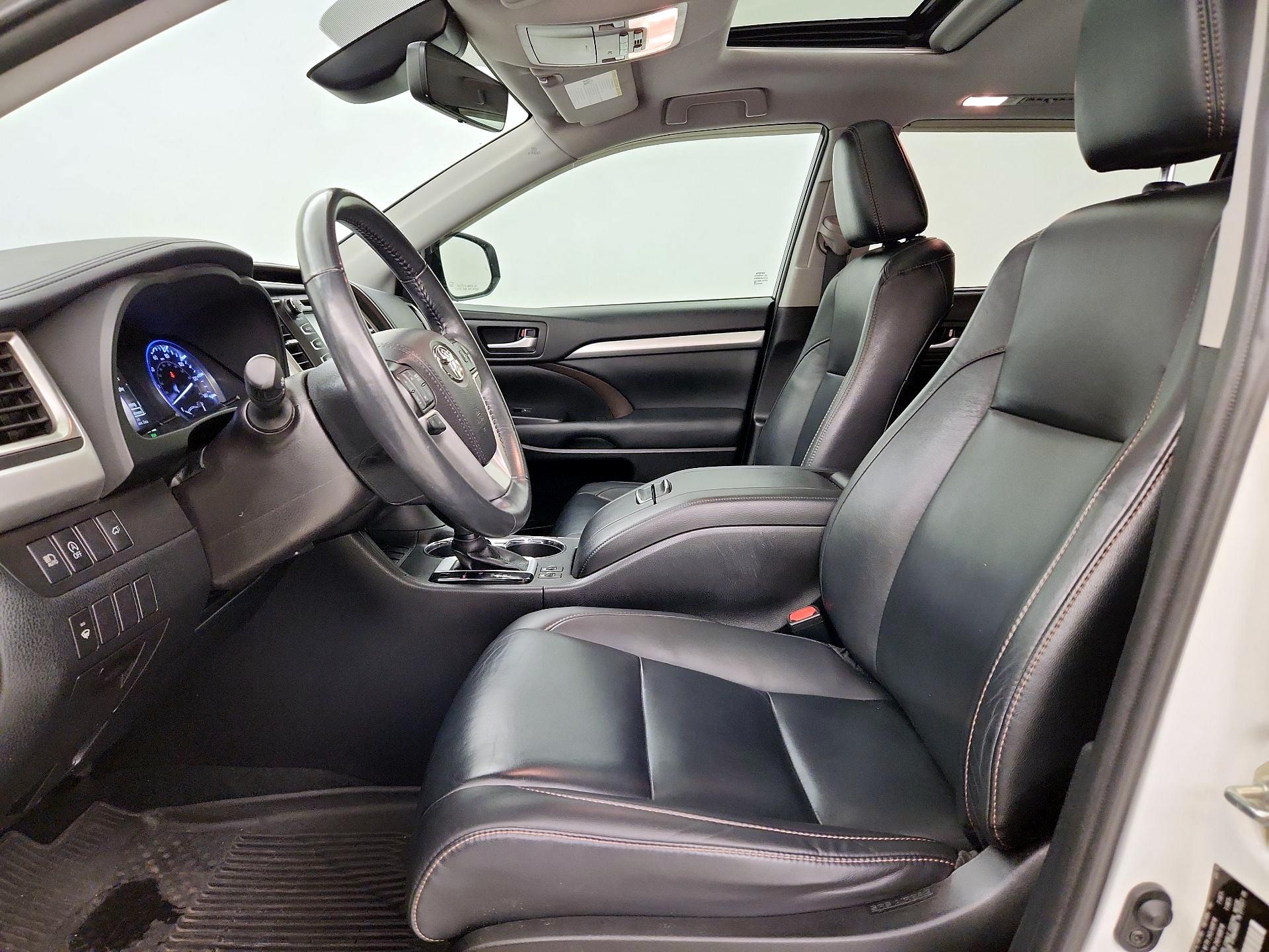 Thumbnail: 2019 Toyota Highlander - 11