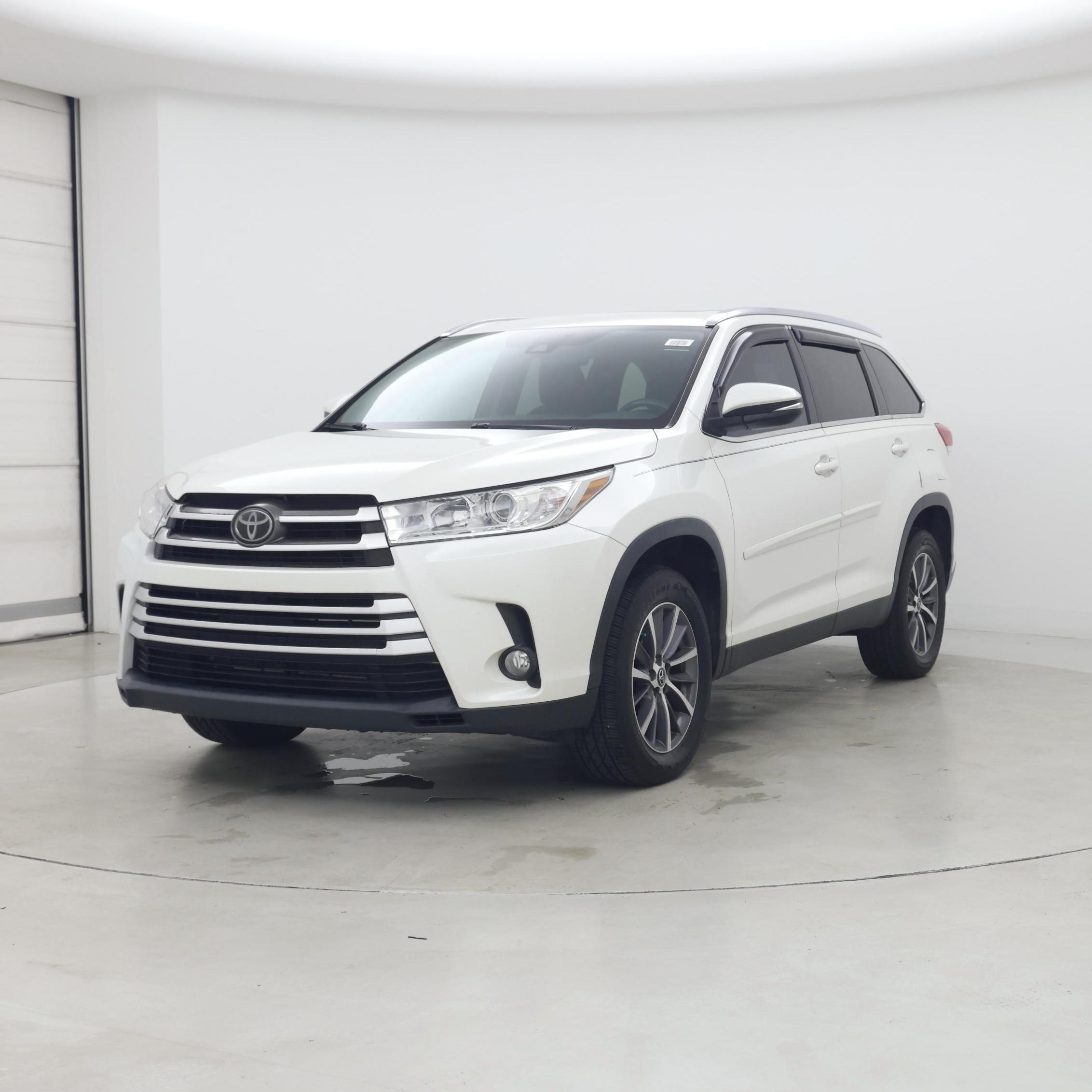 Thumbnail: 2019 Toyota Highlander - 4