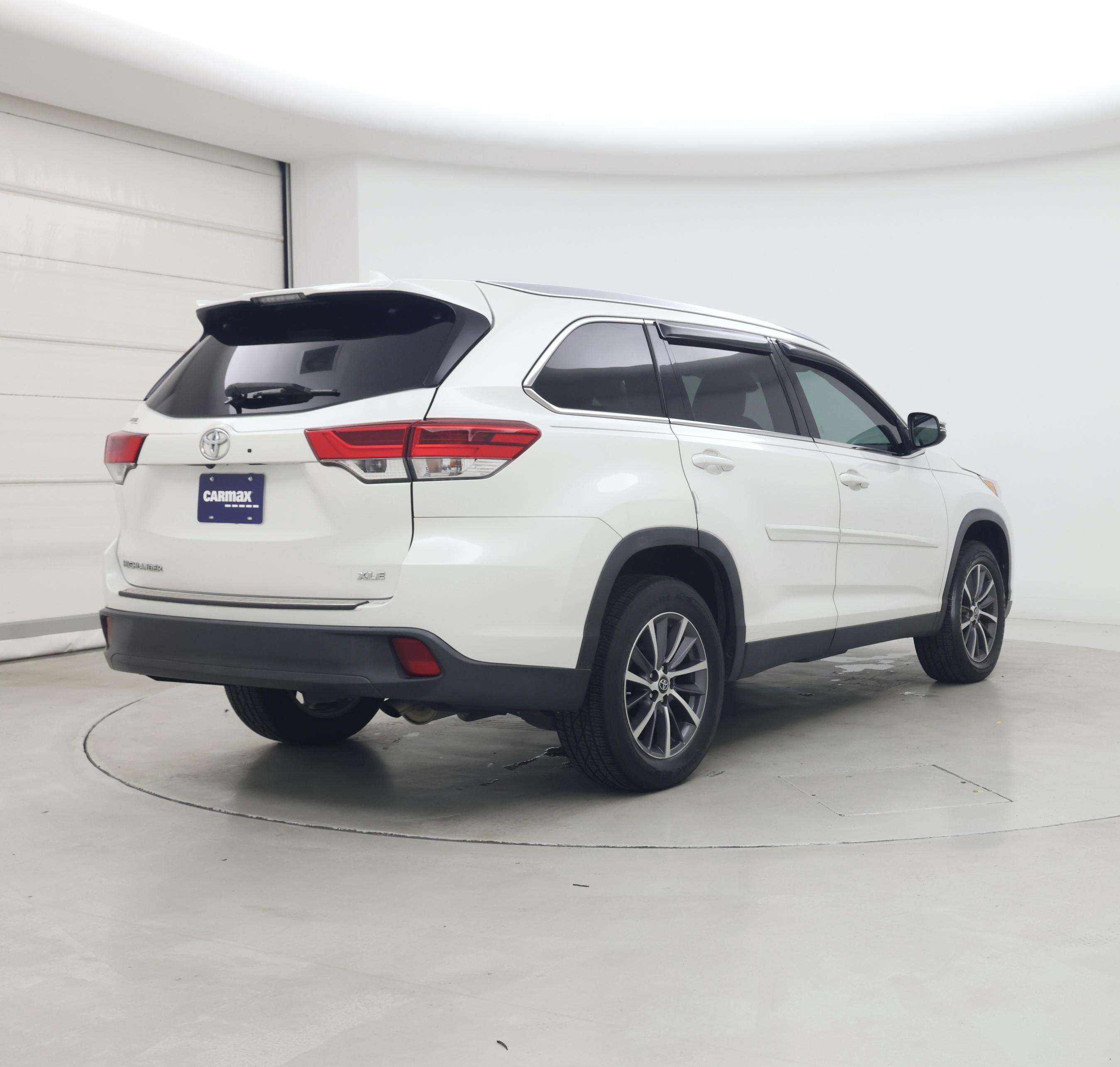 Thumbnail: 2019 Toyota Highlander - 8